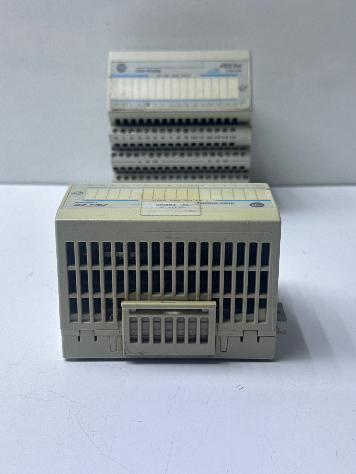 LOT OF 2 PCs ALLEN BRADLEY 1794-IB16 FLEX I/O DIGITAL INPUT MODULE