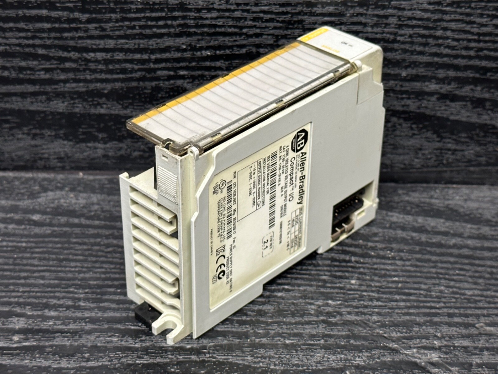 Allen Bradley 1769-OF4VI 0F4VI 0F4V1 A FW 2.1 CompactLogix Voltage Output 4Point