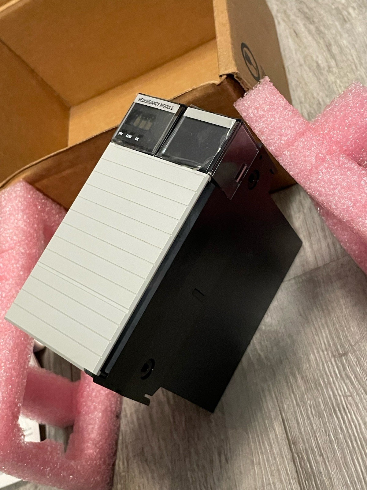 GENUINE surplus Allen Bradley 1757-SRM Series B ControlLogix Redundancy Module