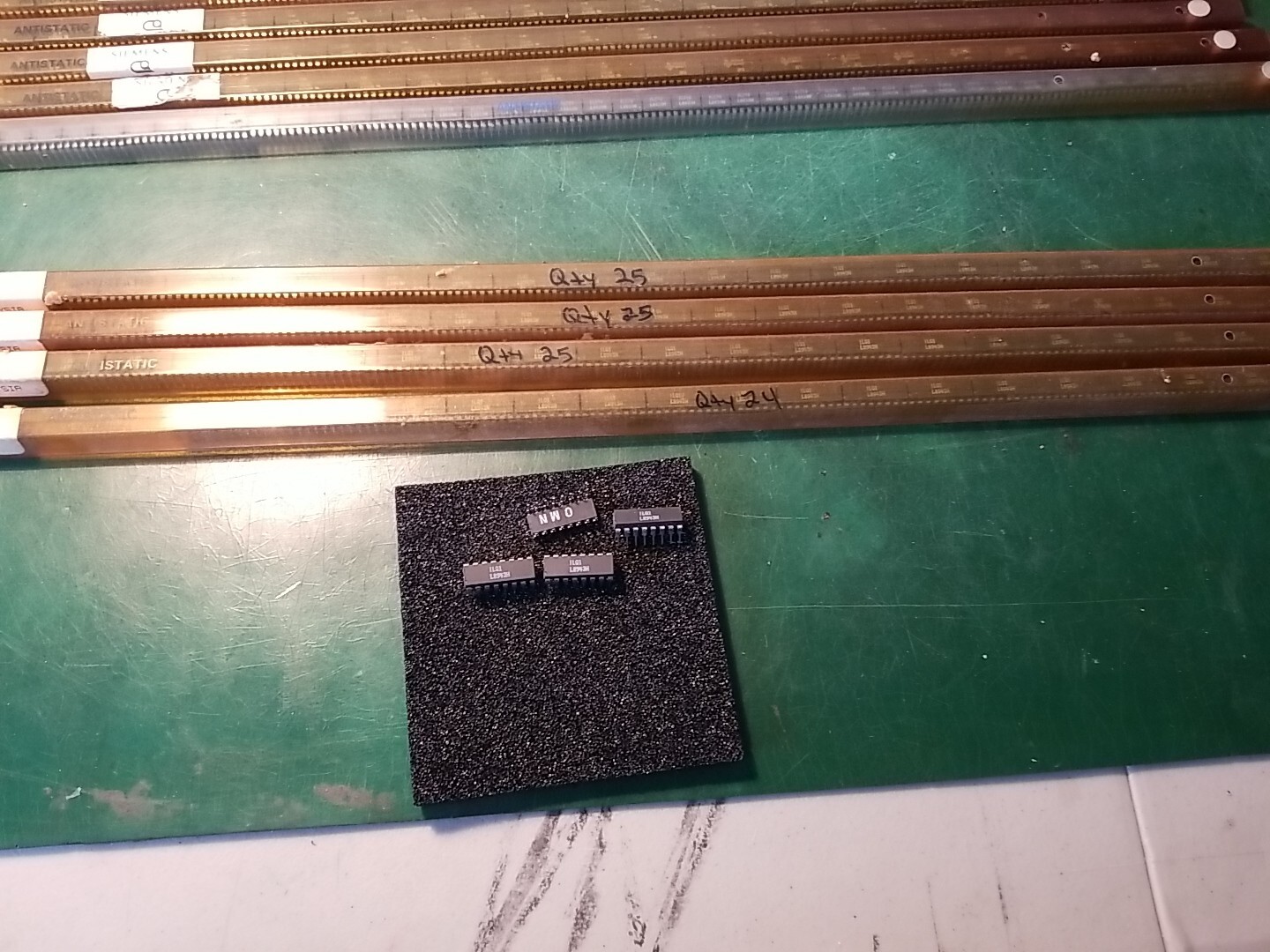 ILQ1 SIEMENS Quad Channel Phototransistor Optocoupler LOT OF 98 PCS NOS