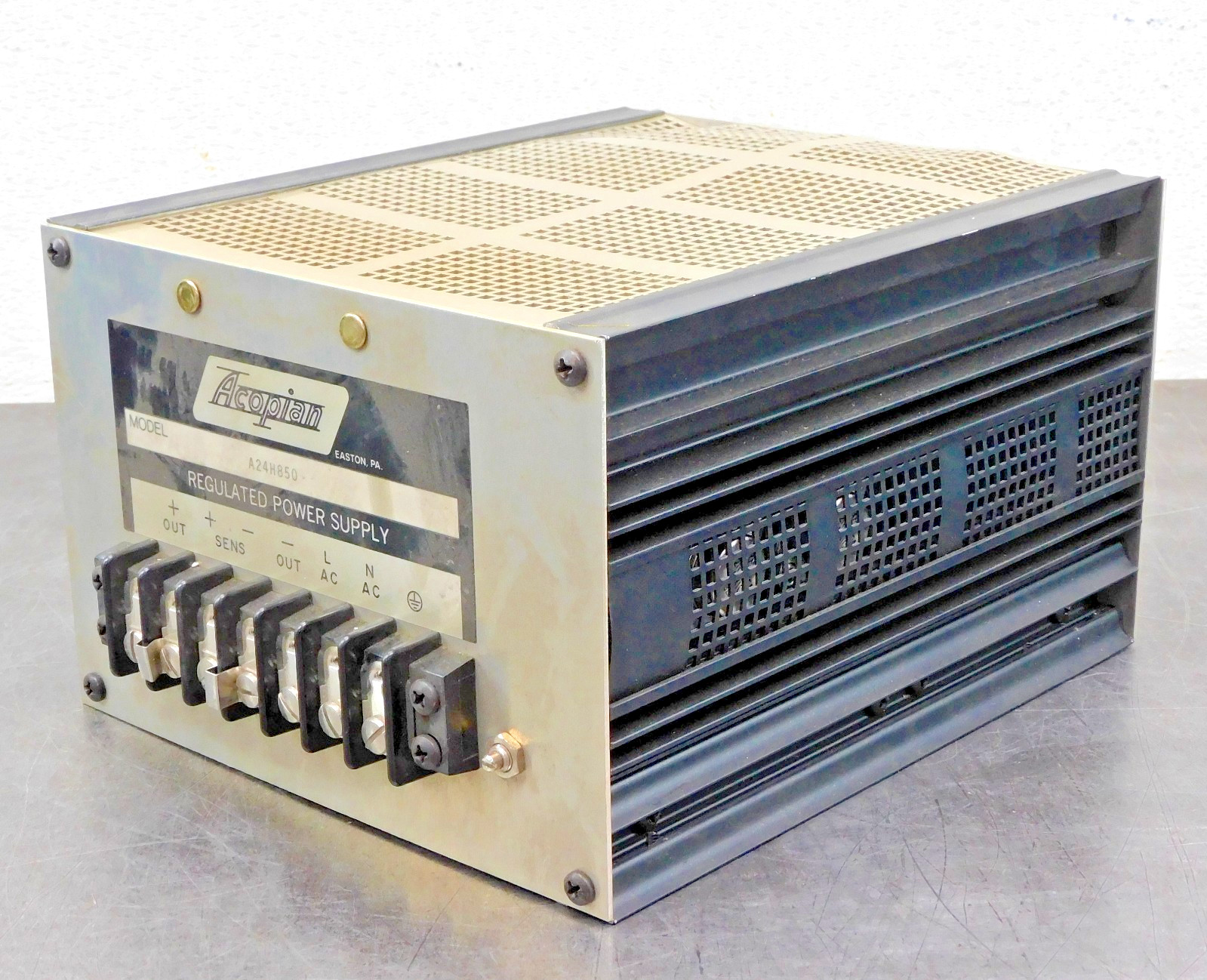 Acopian A24H850 Regulated Power Supply 125V AC 24V DC 8.5A