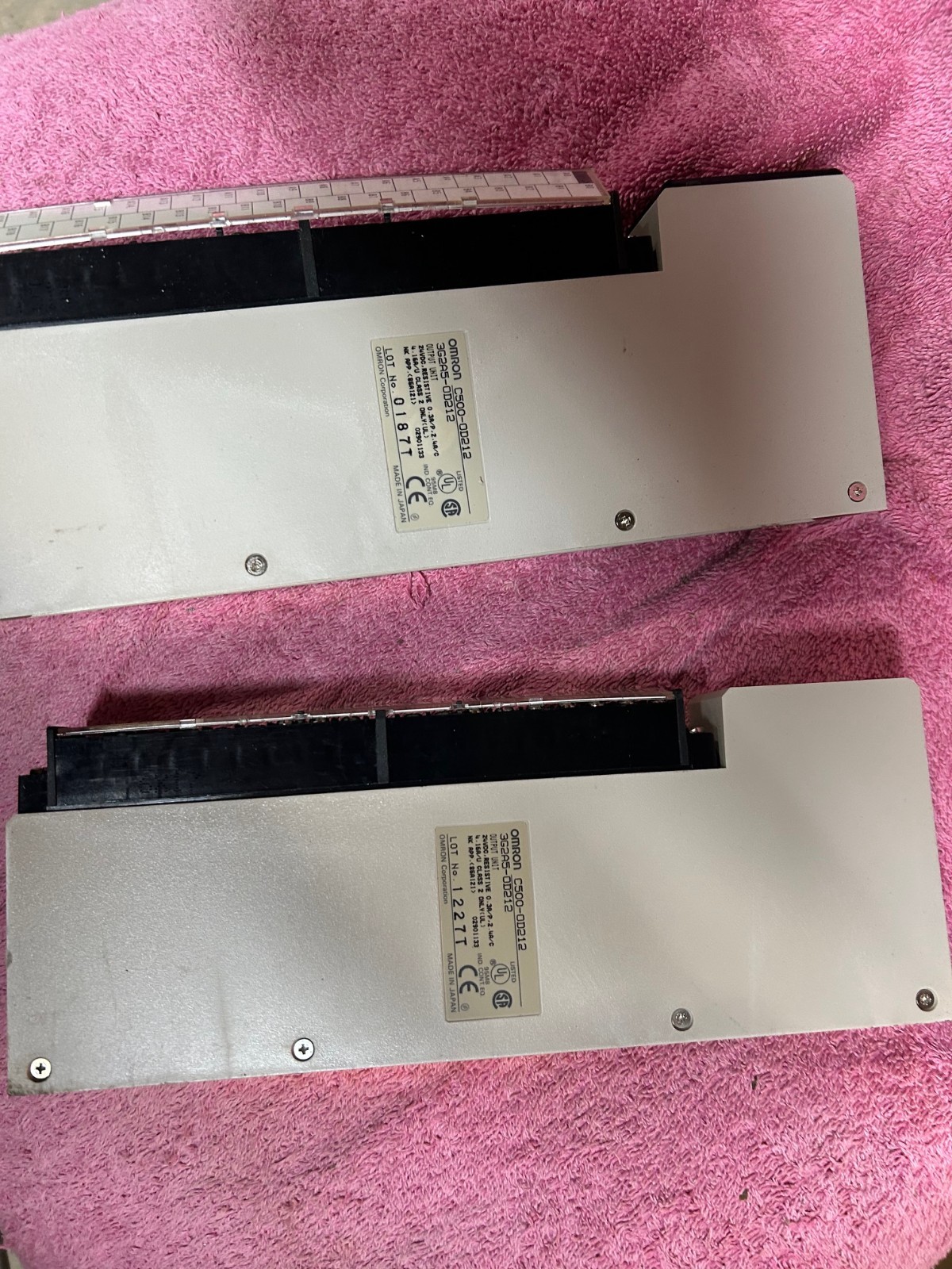 Omron C500-OD212 Output Unit 2 each