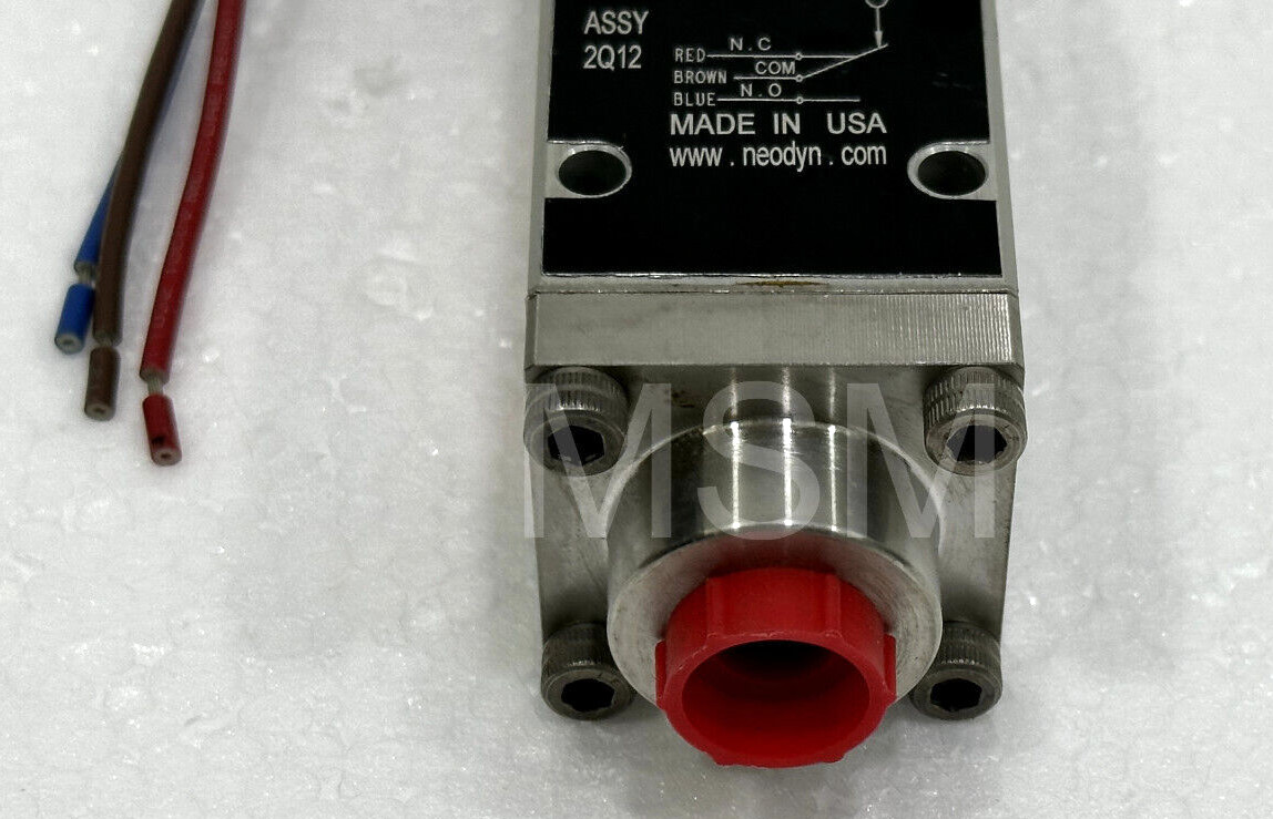 ITT Industrise Adjustable Pressure Switch 132P48C3 2000 PSIG