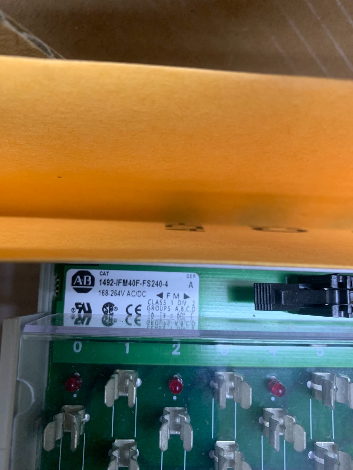 Allen-Bradley 1492-IFM40F-FS24A-4 Module 10-30V AC/DC Series A
