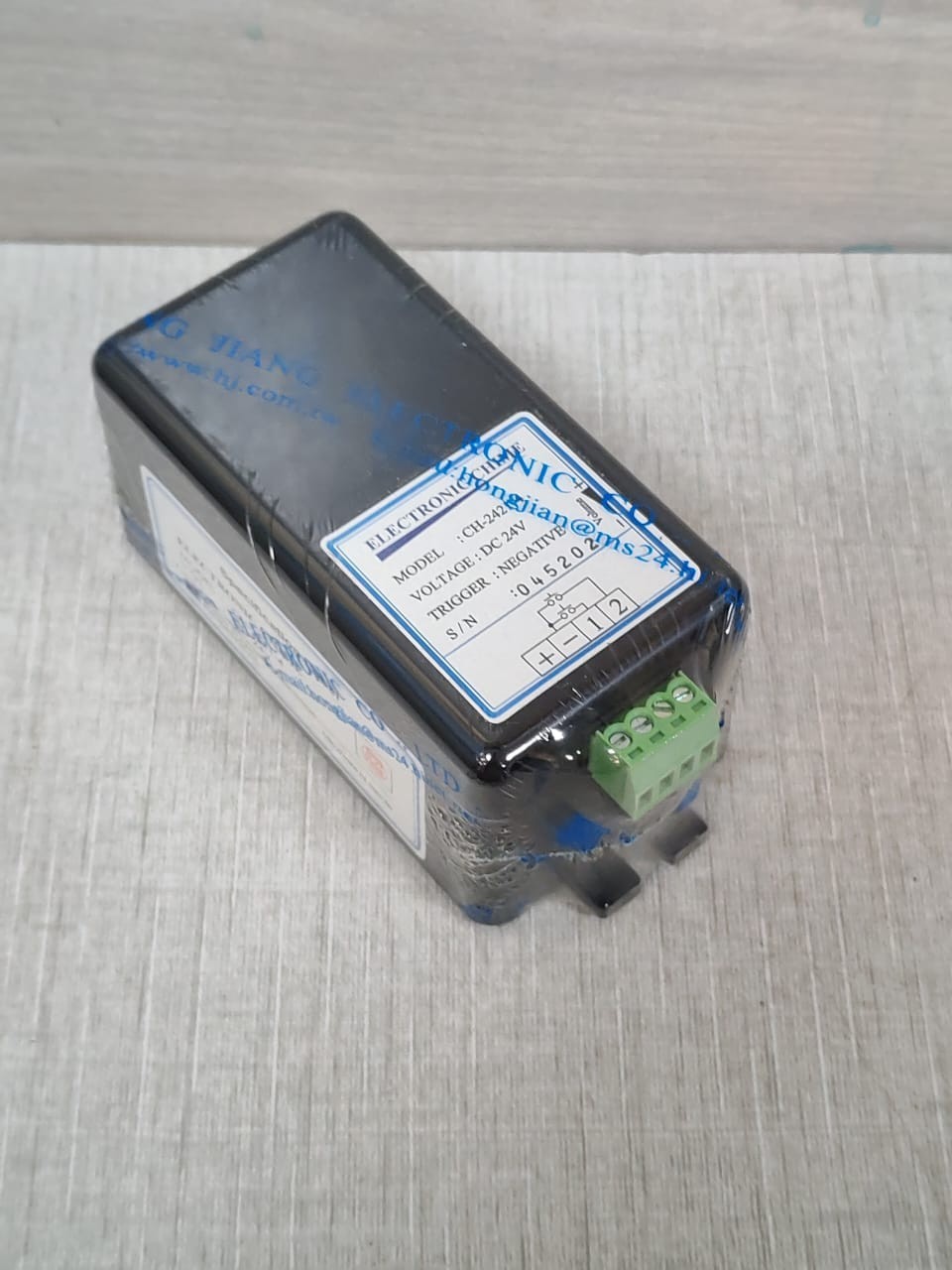 ELECTRONICS CHIME CH-2421-4 DC 24V -NEW WITH FILTHY BOX