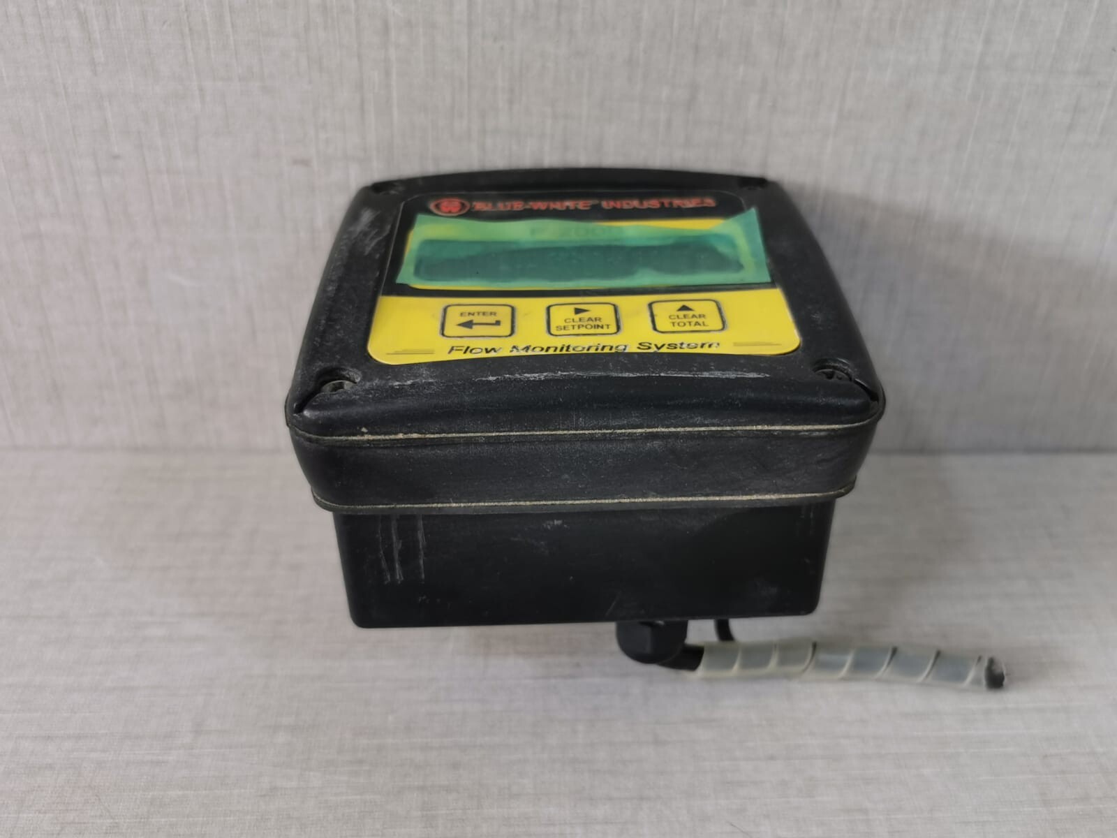 BLUE-WHITE F-2000 FLOW MONITORING SYSTEM W/O ANY ACCS.