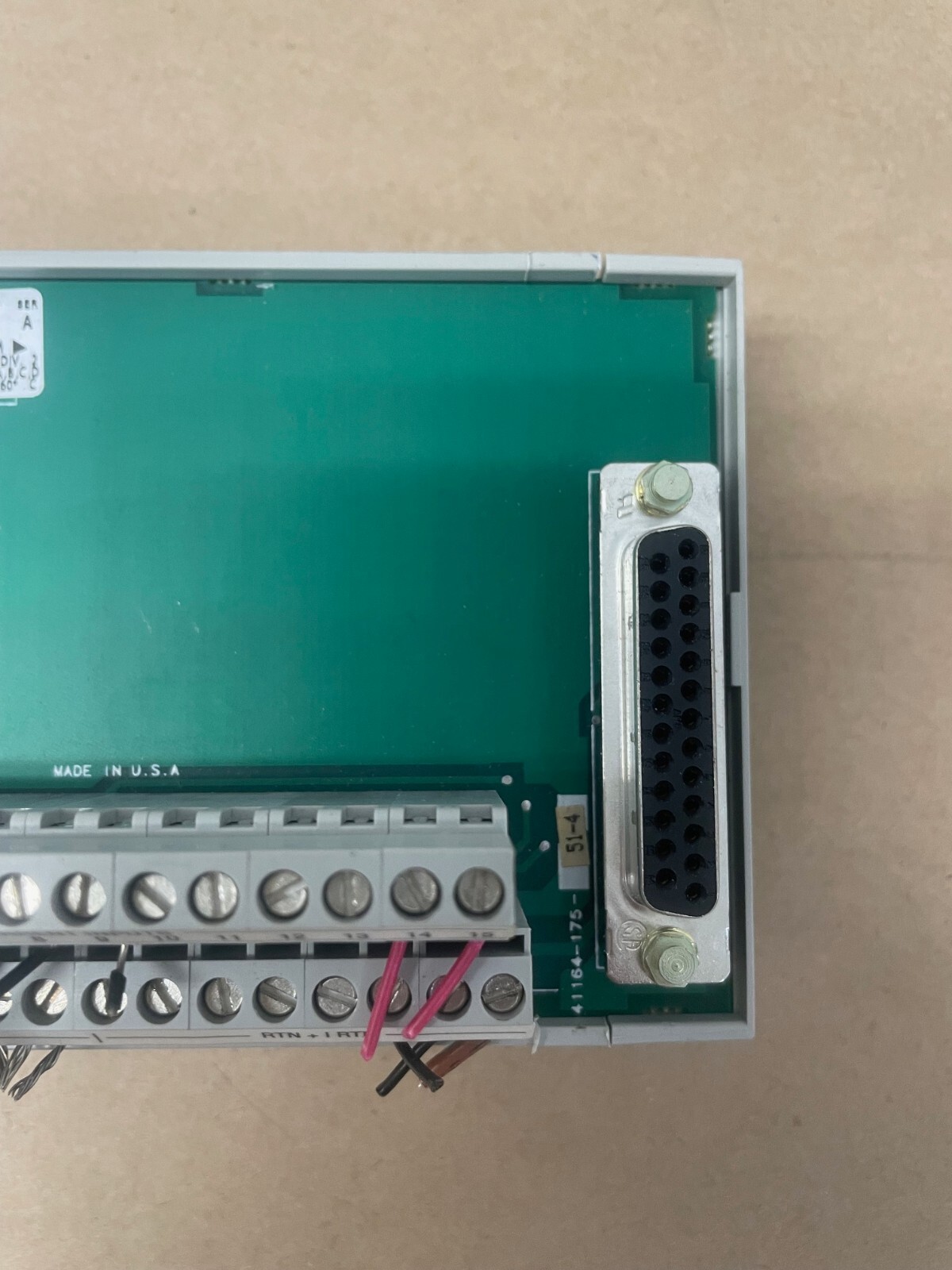 Allen Bradley 1492-AIFM8-3 PLC Output Module, 0-132 AC/DC Series A