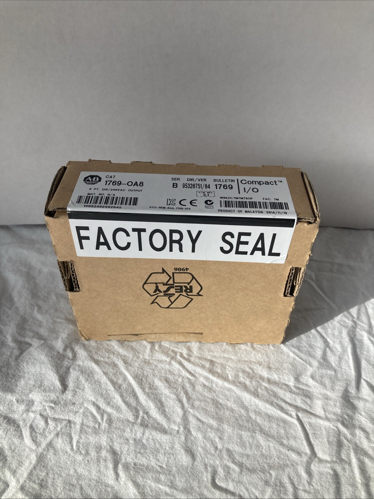 NEW SEALED Allen-Bradley1769-OA8 /B Compact I/O 8 Pt 120/240VAC Output Module