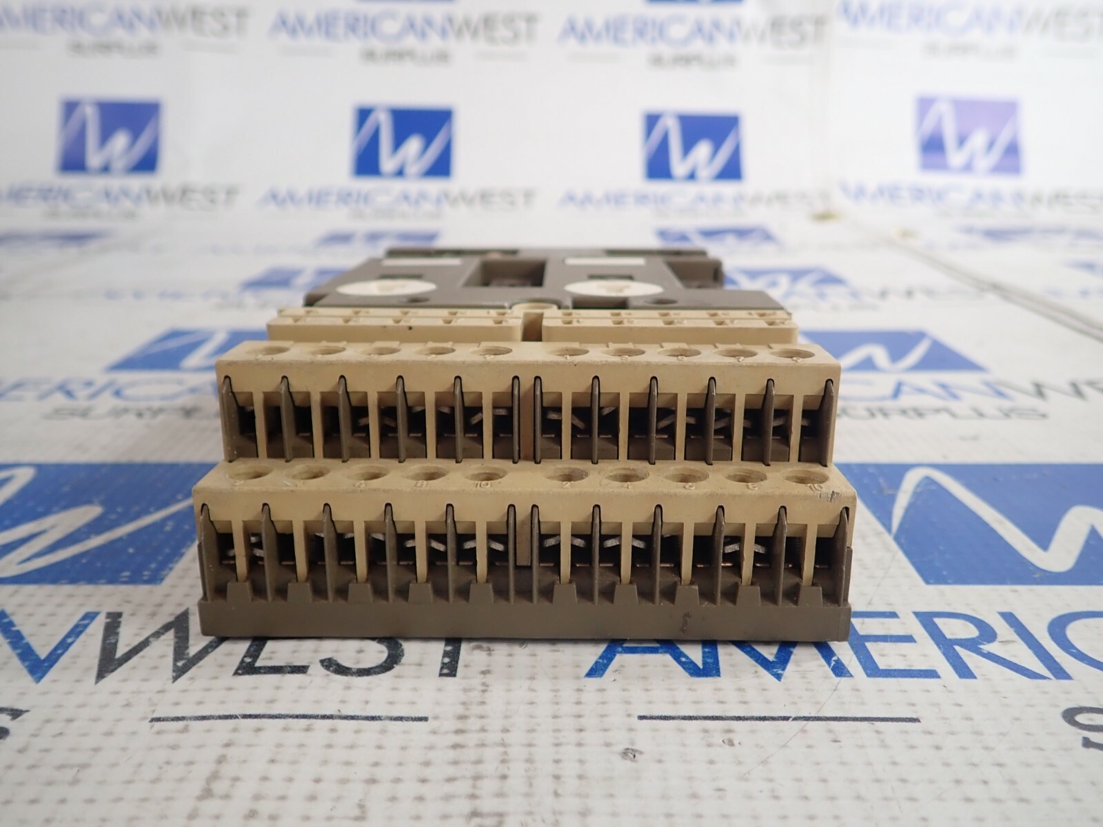 SIEMENS SIMATIC 6ES5700-8MA11BUS MODULE WITH TERMINAL BLOCK