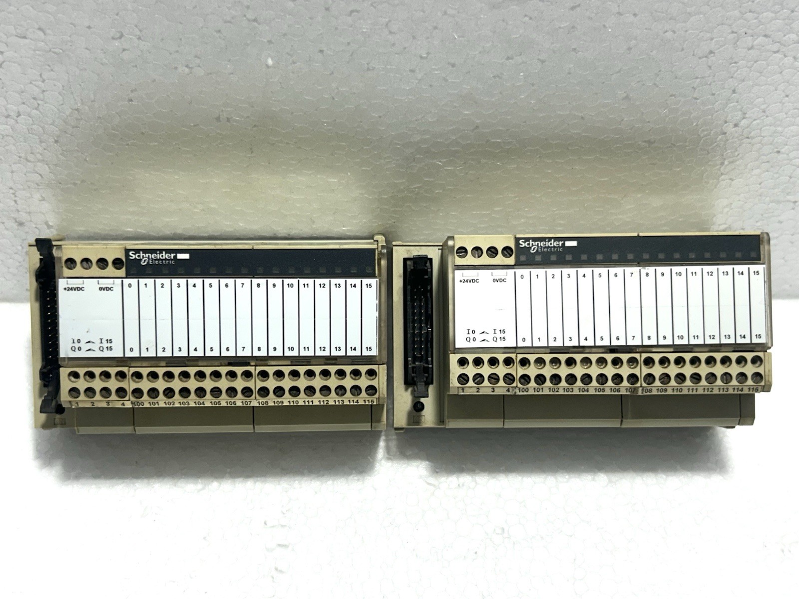 LOT OF 2 PCS SCHNEIDER ELECTRIC ABE7H16R11 I/O SUB BASE MODULE ABE7
