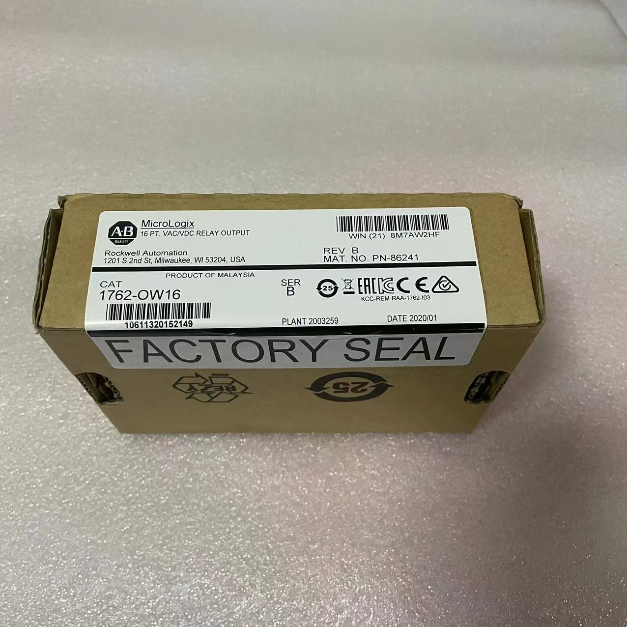New Factory Sealed 1762-OW16 / B MicroLogix PLC Output Module 1762OW16