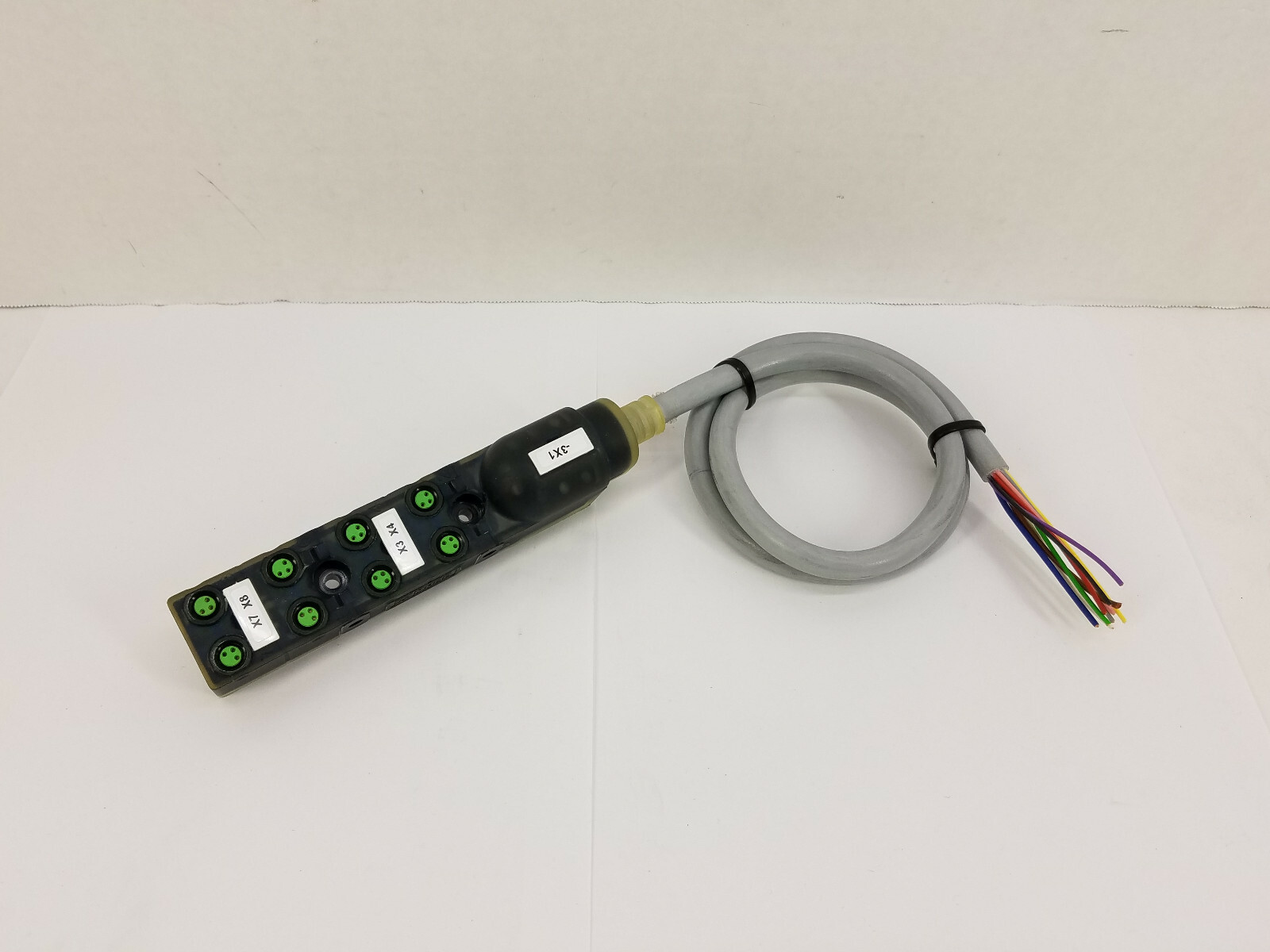 MURR Elektronik Exact8 8000-88010-3590500 – 8XM8 3-Pole Molded Distribution Box