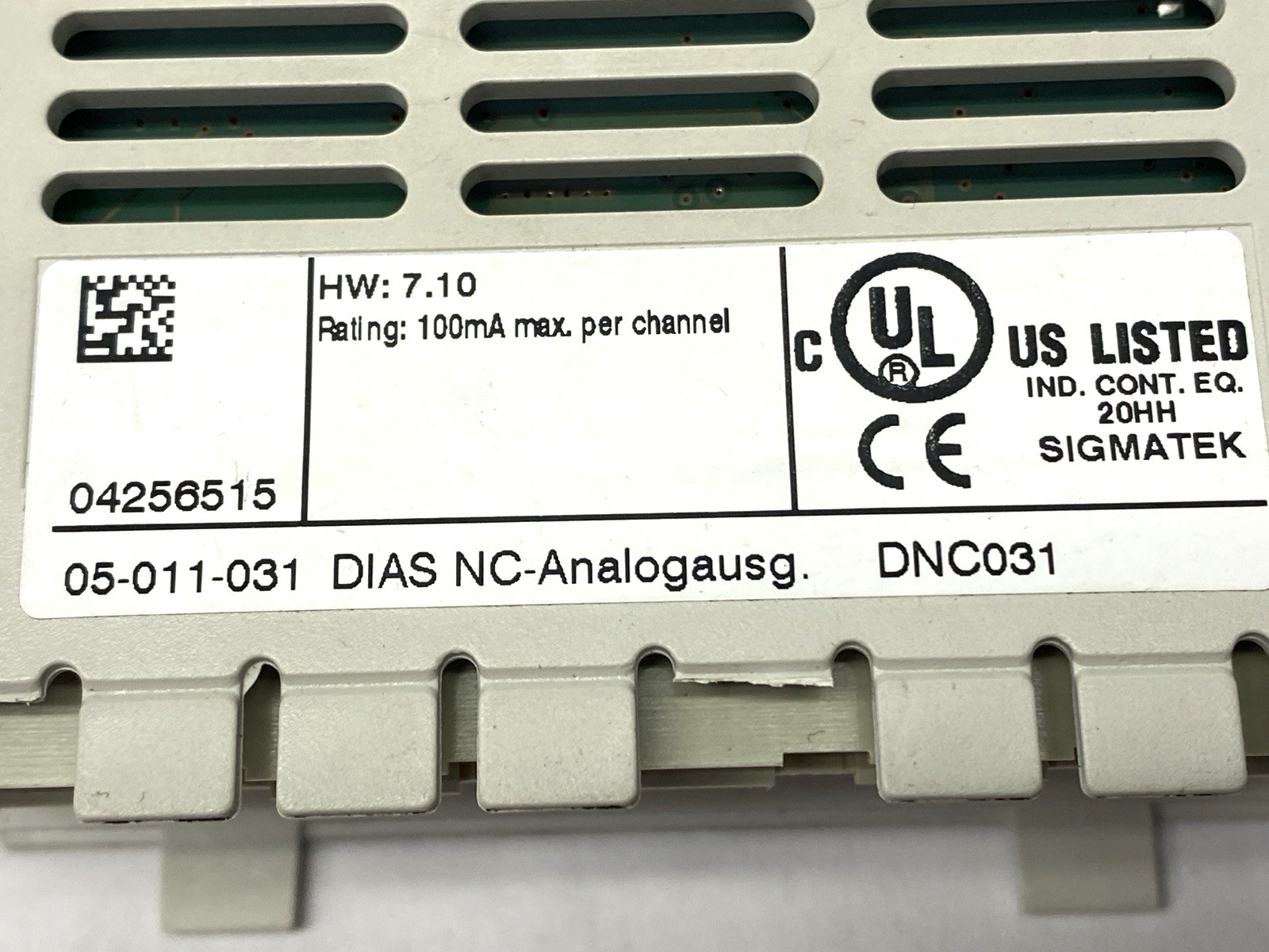 Sigmatek 05-011-031 DIAS Positioner Output Module DNC 031 CRACKED PLASTIC