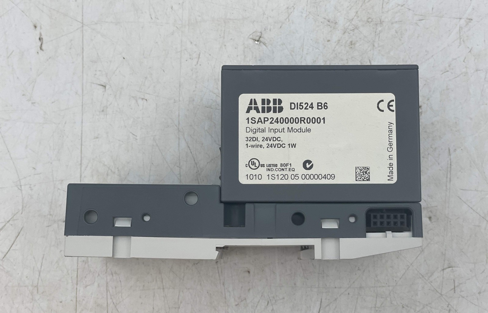 ABB 1SAP240000R0001 DI524 Digital Input Module, 32 Inputs w/ Terminal Base (Used