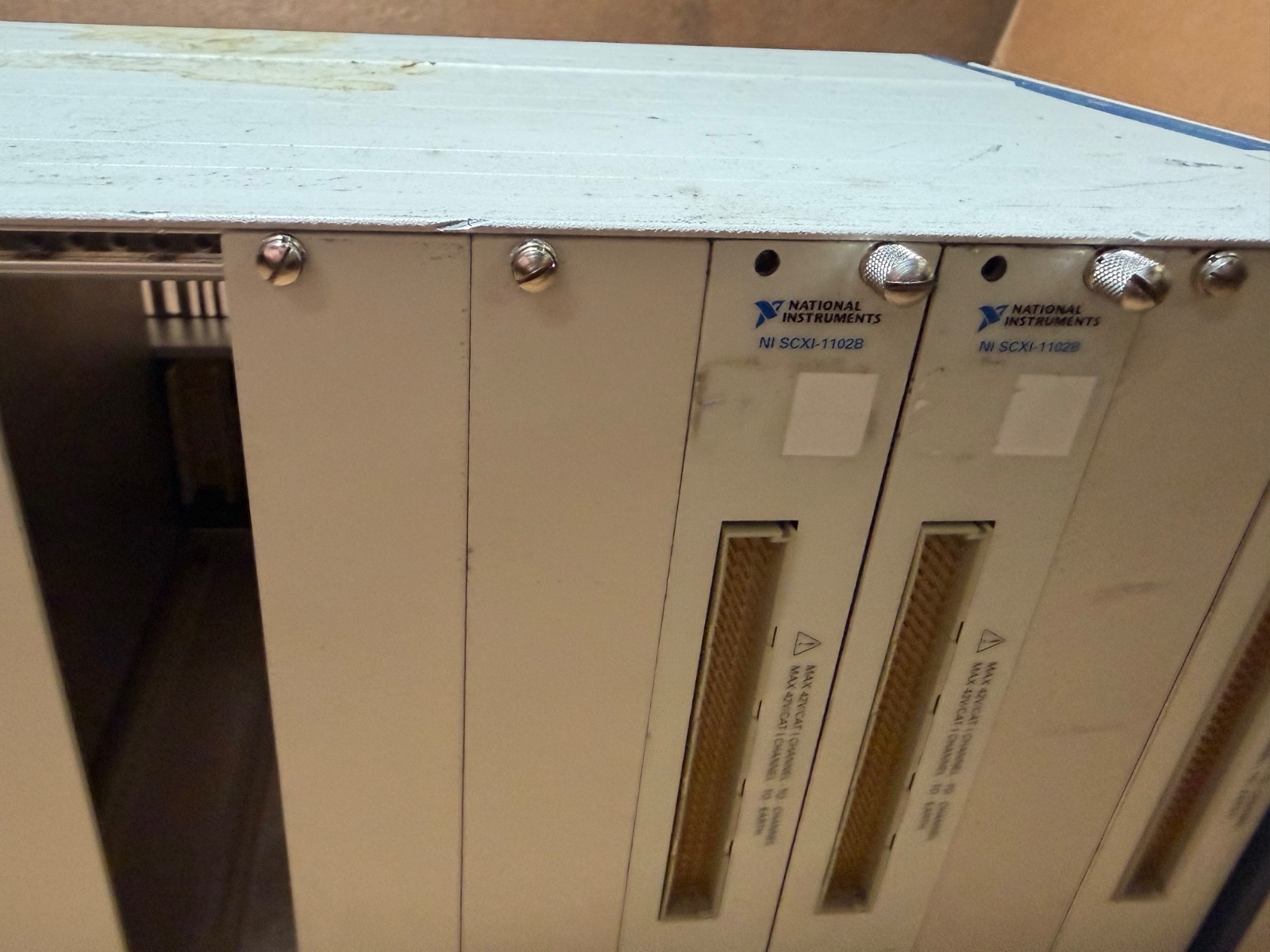 NATIONAL INSTRUMENTS NI SCXI-1001 12‑Slot AC CHASSIS with SCXI-1102B SCXI-1104C