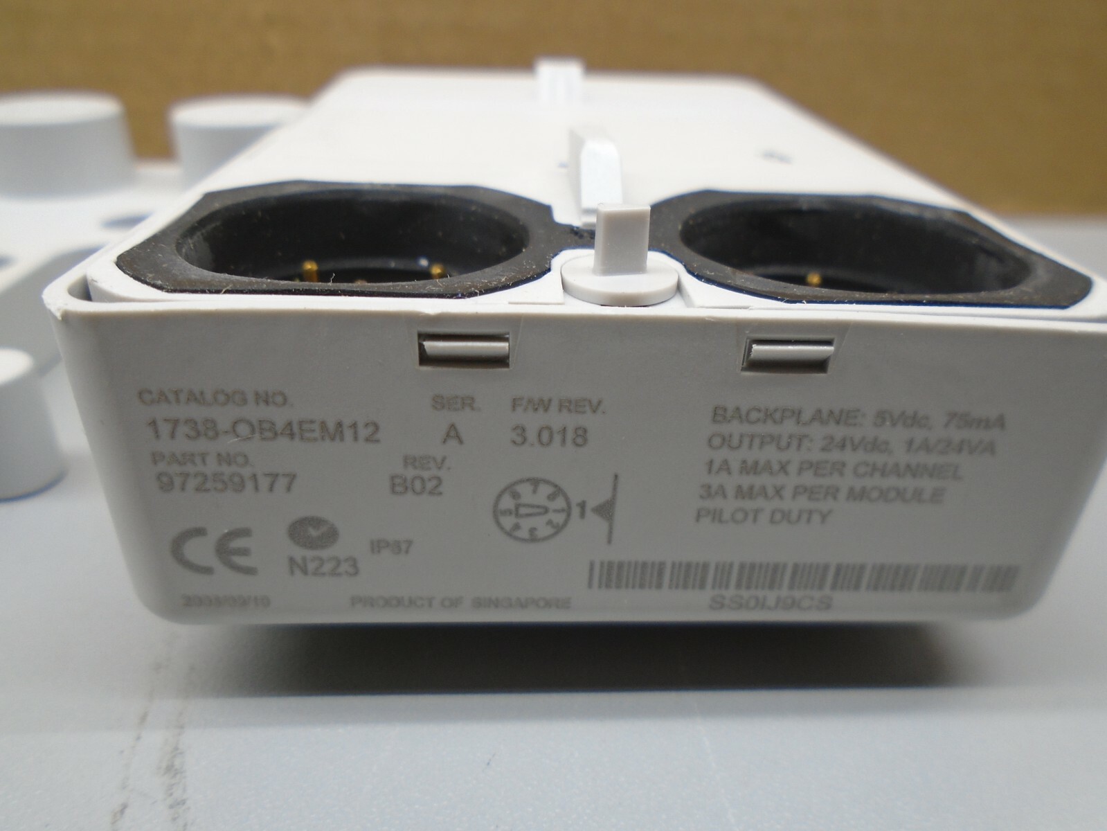 1738-OB4EM12 Allen Bradley Point I/O DC Out 1738OB4EM12 WX59