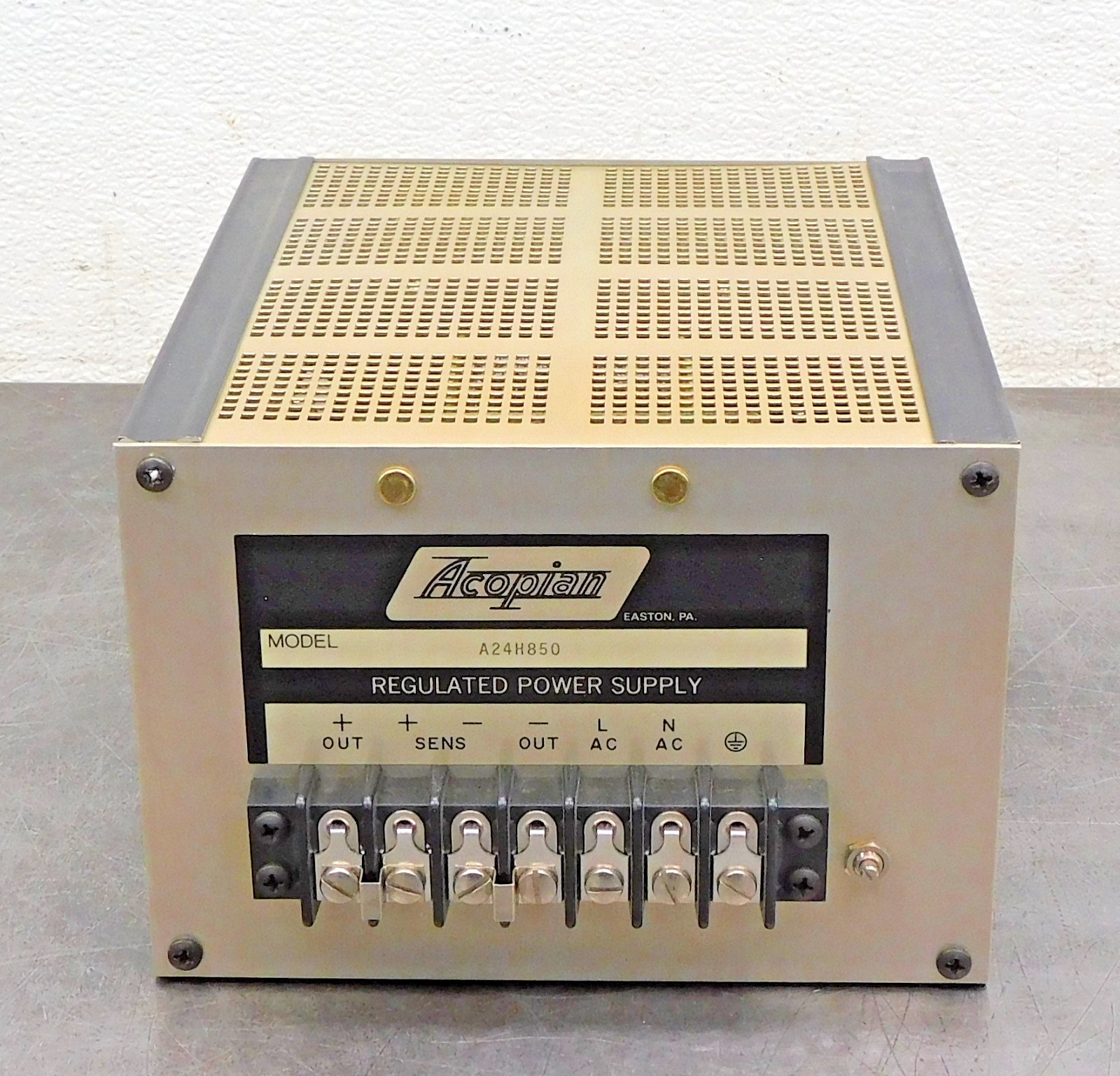 Acopian A24H850 Regulated Power Supply 125V AC 24V DC 8.5A