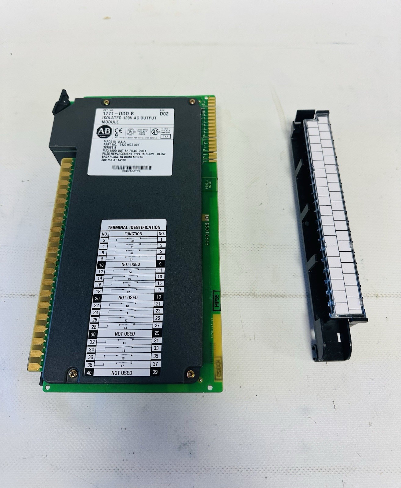Allen-Bradley 1771-0D16 Isolated 120V AC Output 2A Pilot Duty Ser.B