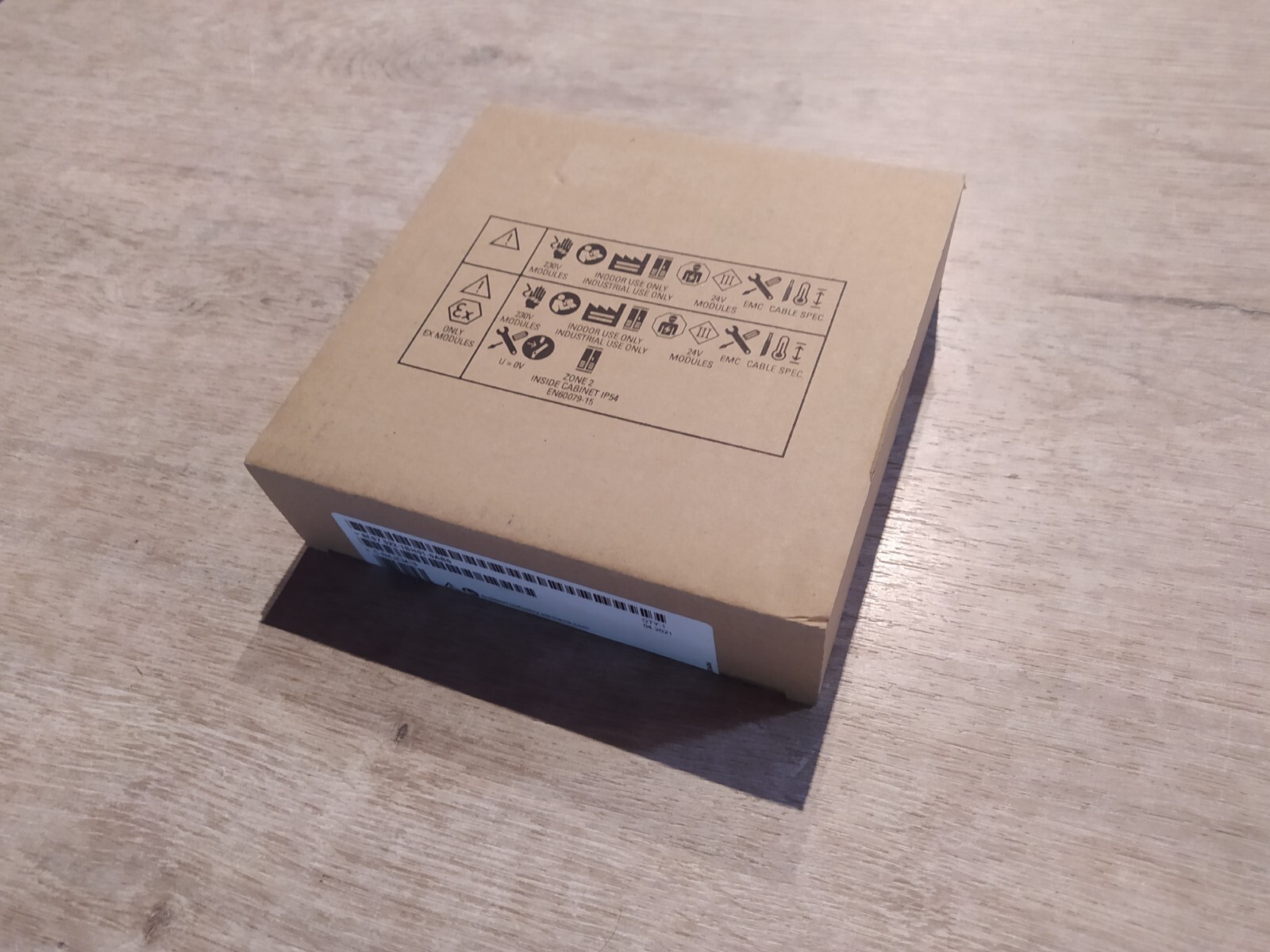 SIEMENS DIGITAL OUTPUT MODULE 6ES7 522-1BH01-0AB0 [NEW]