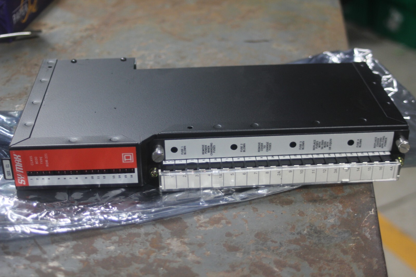 Square D Symax Output Module Class 8030 Type ROM-221
