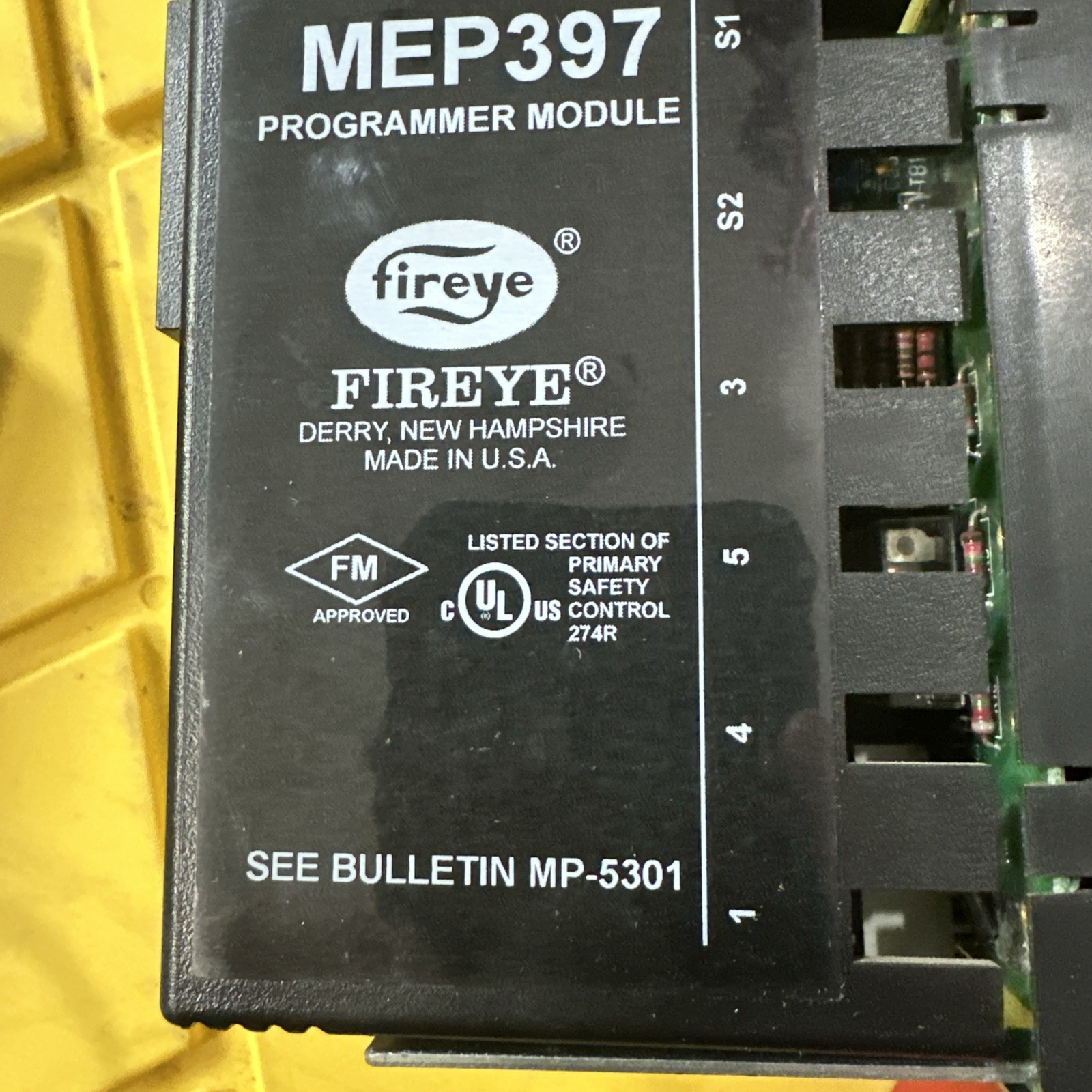 Fireye MEC320 Flame Control Module 120v 50/60Hz (BIN643)