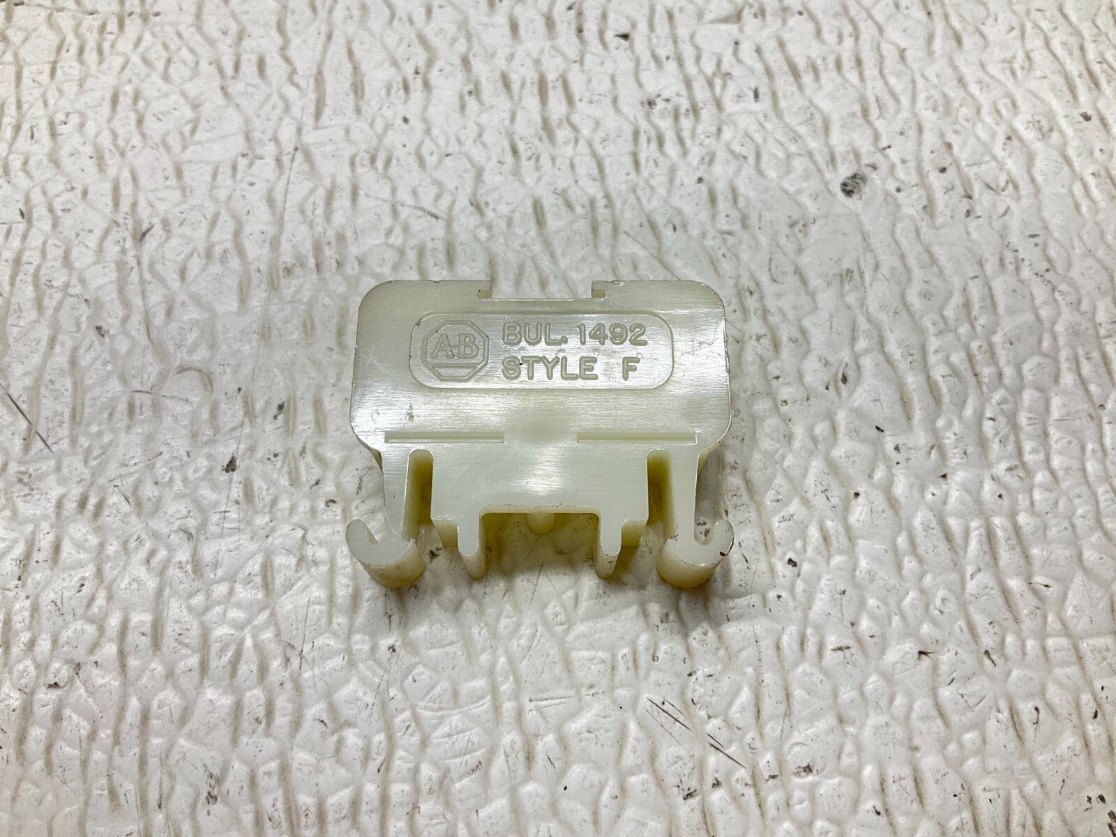 Allen Bradley BUL. 1492 Style F White Wire Terminal Block 1492-F Lot of 45 (TSC)