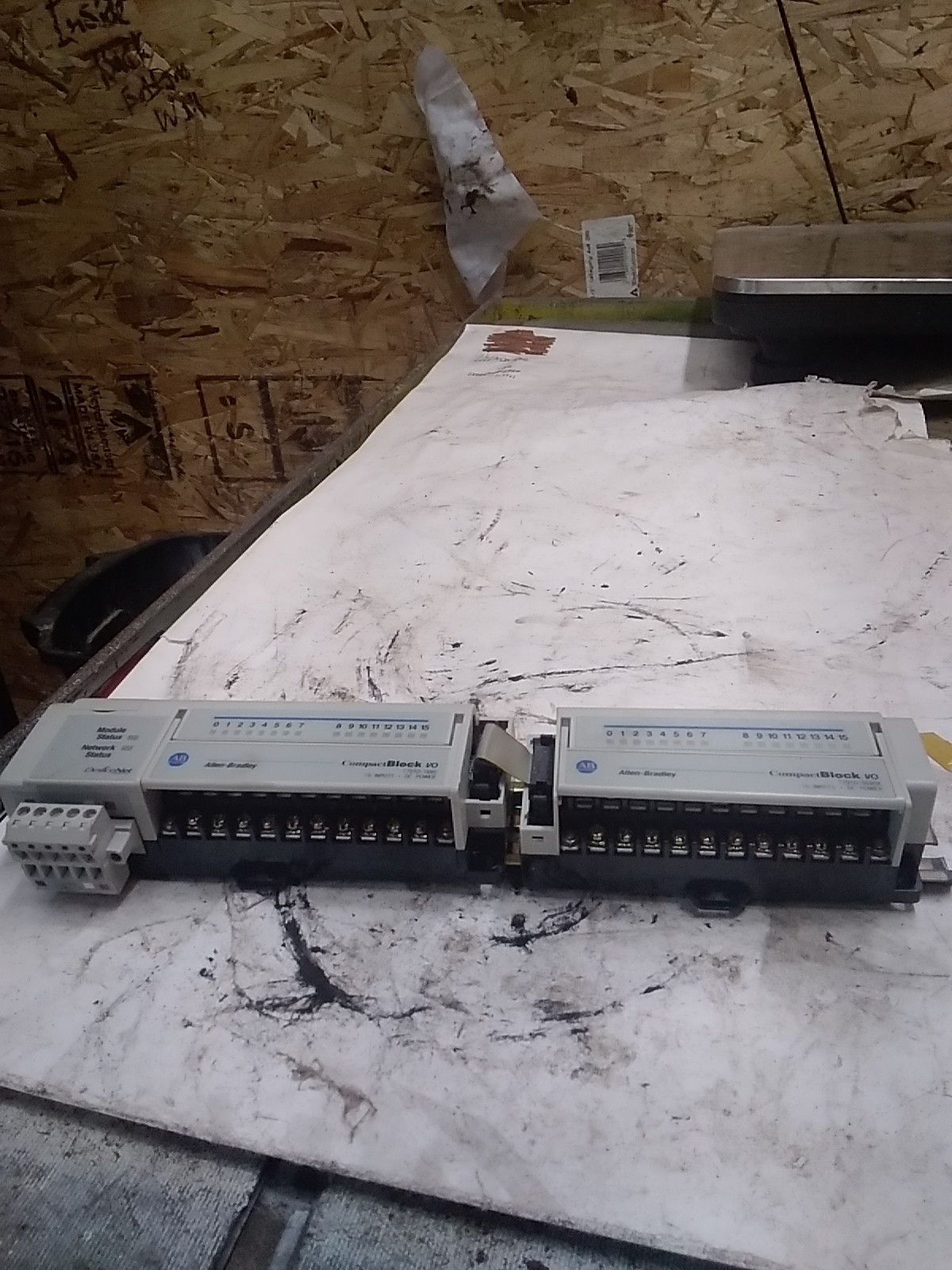ALLEN-BRADLEY COMPACT BLOCK I/O 1791D-16VO