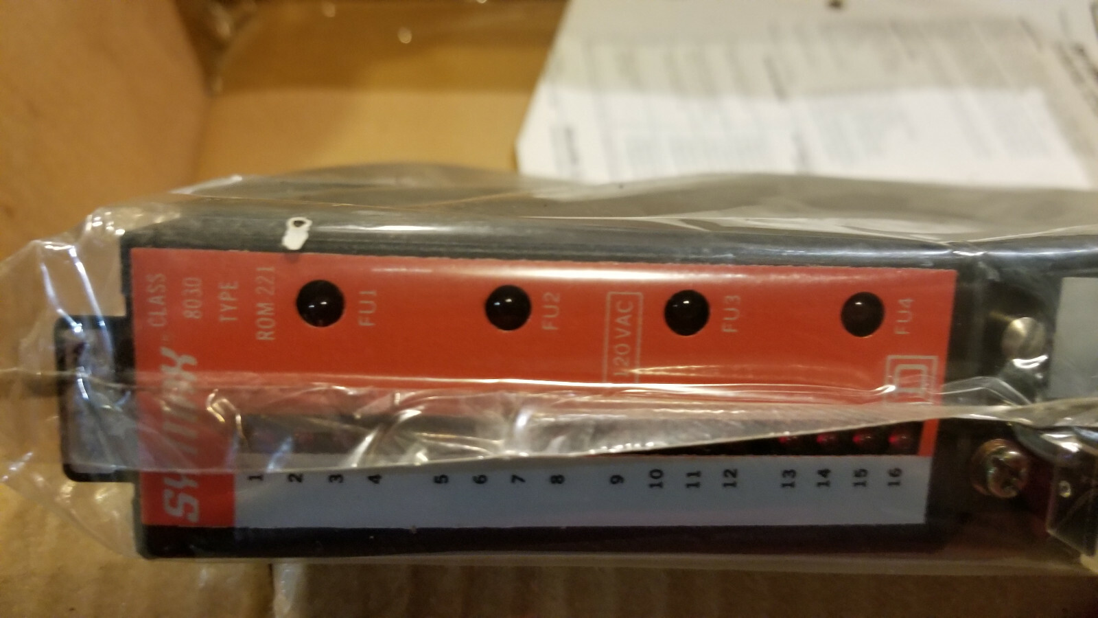 Square D 8030 ROM-221 ROM221 SY/Max F2 Output Module SQD 120v – New sealed bag