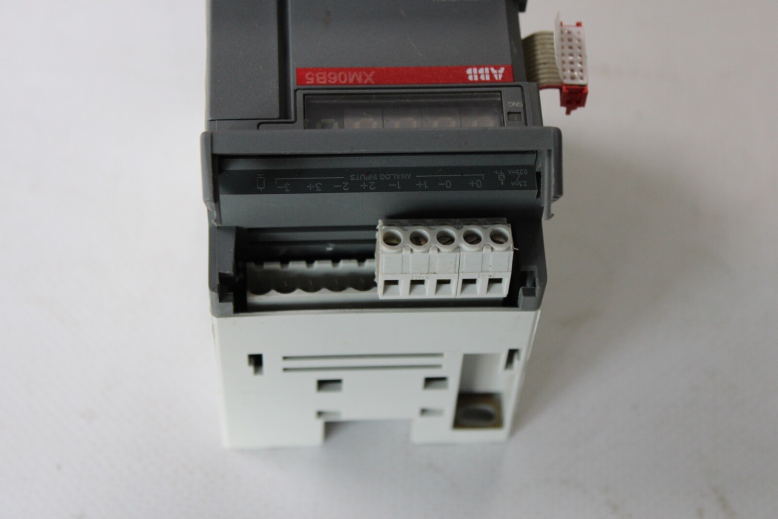 ABB XM06B5 ANALOG INPUT OUTPUT EXTENSION MODULE 1SBP260103R1001