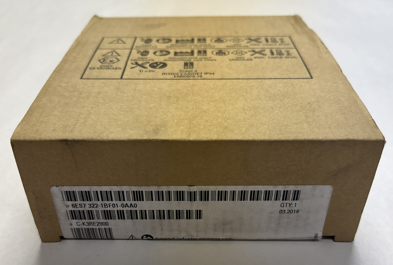 SIEMENS,6ES7322-1BF01-0AA0,OUTPUT MODULE NEW SEALED