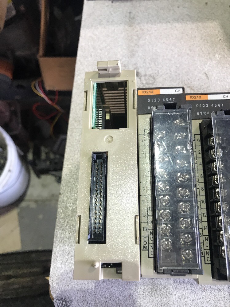 OMRON 24V DC 7mA INPUT UNIT C200H-ID212 Quantity