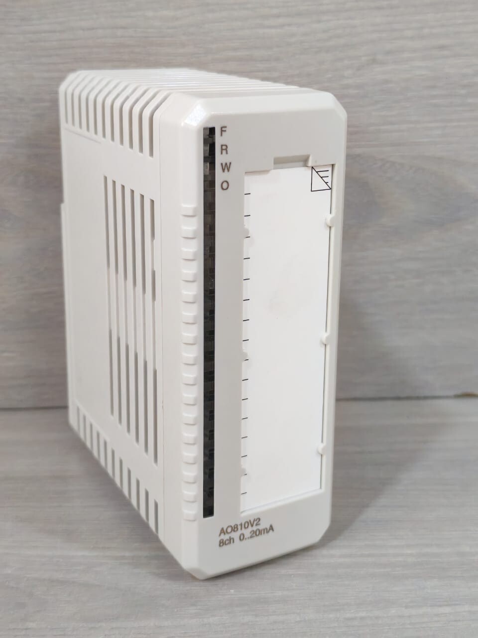 ABB AO810V2 3BSE038415R1 OUTPUT MODULE 8CH 0-20mA WITH FILTHY BOX