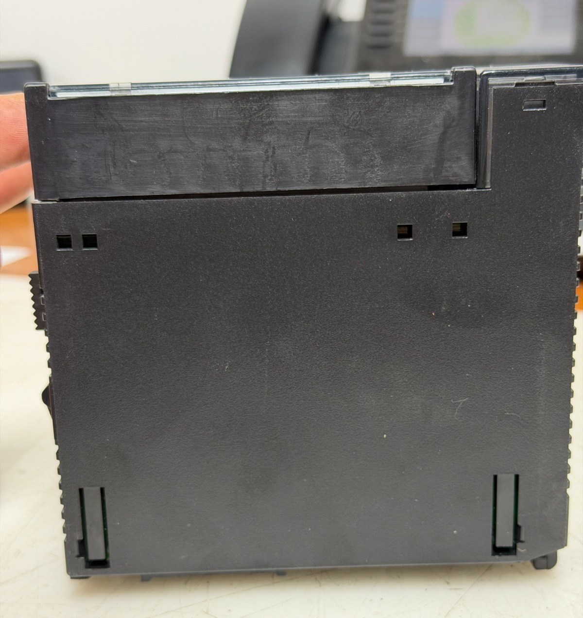 👀GE FANUC 8PT ISOLATED OUTPUT RELAY 24 VDC 120/240 VAC 4 AMP IC693MDL930G