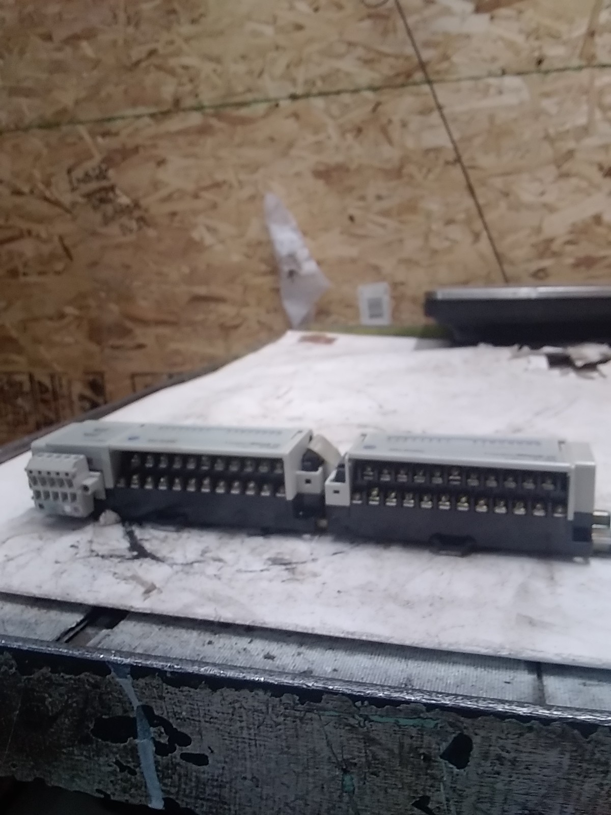 ALLEN-BRADLEY COMPACT BLOCK I/O 1791D-16VO