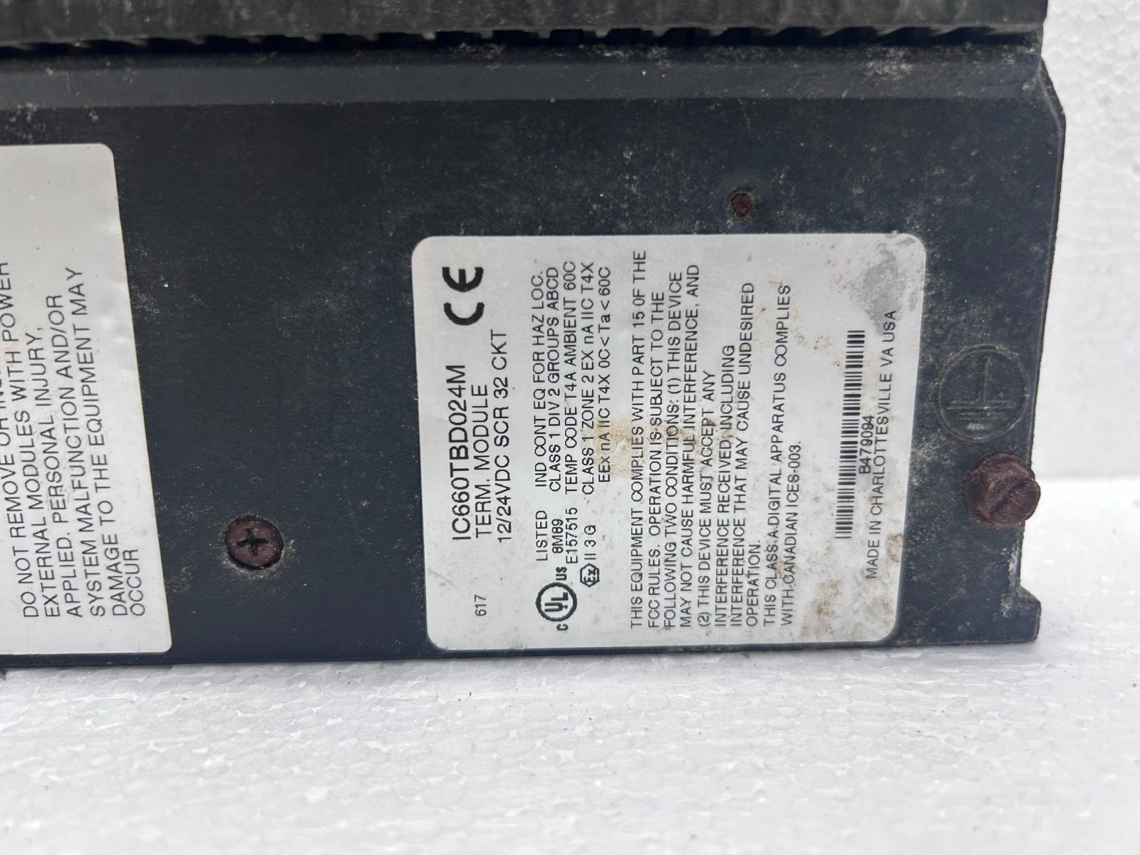 GE Fanuc IC660BBD024 Genius 12/24VDC Source Input / Output Module