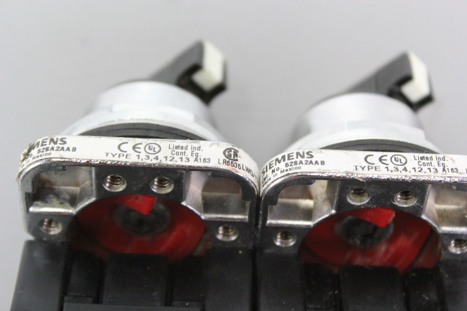 LOT OF 2 SIEMENS SELECTOR SWITCH 2 POSITION W/CONTACT BLOCK 52SA2AAB W/52BJK
