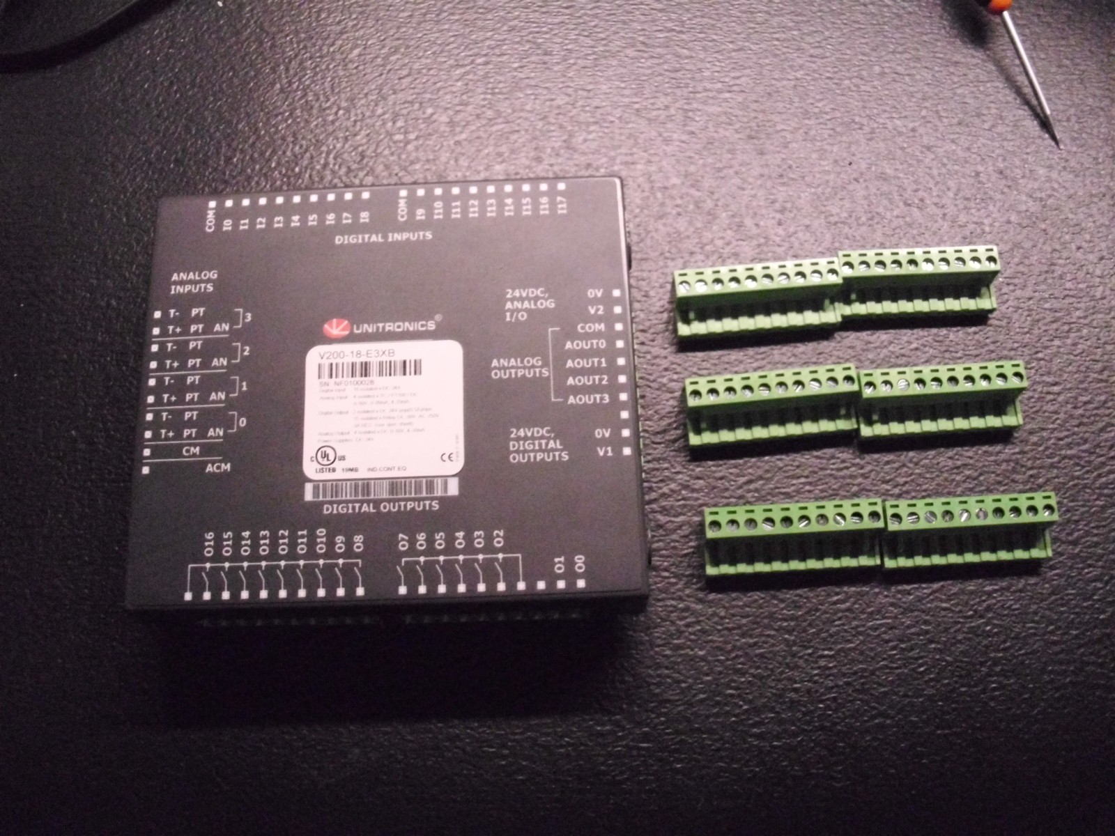 UNITRONICS V200-18-E3XB / V20018E3XB