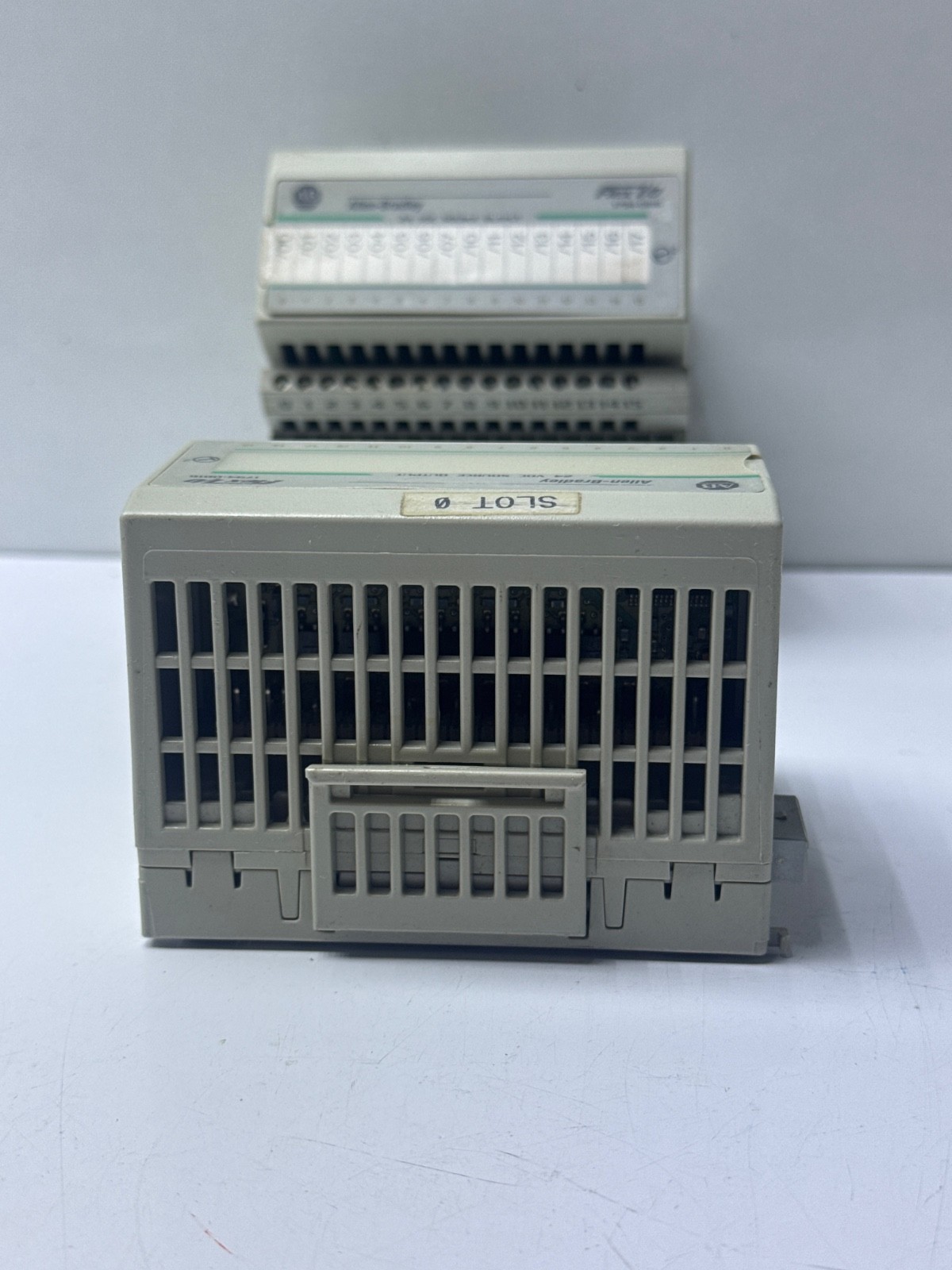 LOT OF 2 PCs Allen-Bradley 1794-0B16 Flex I/O Module