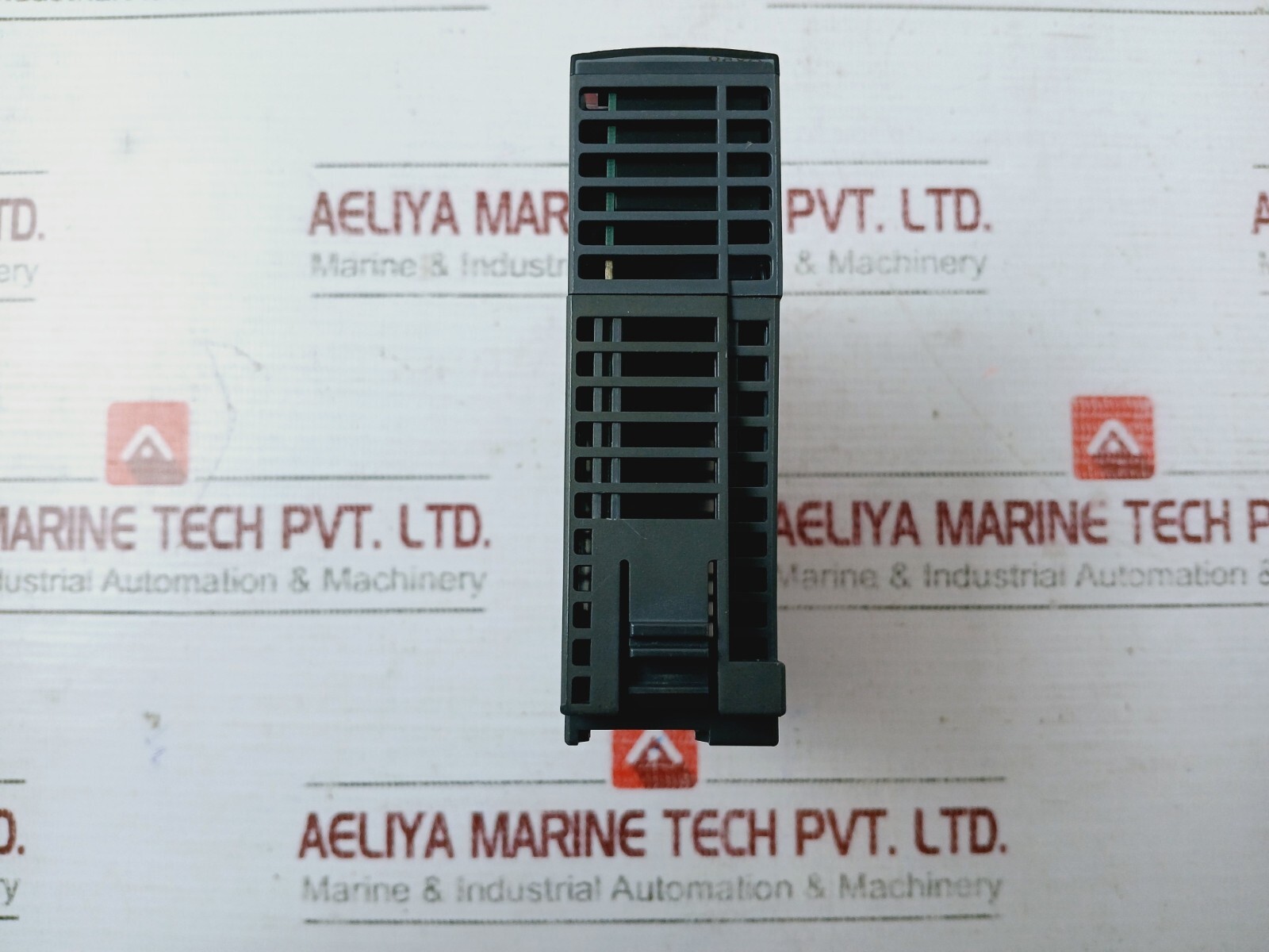 Mitsubishi Electric QY50 Melsec-Q Output Unit 12/24Vdc 0.5A 5Vdc 0.08A