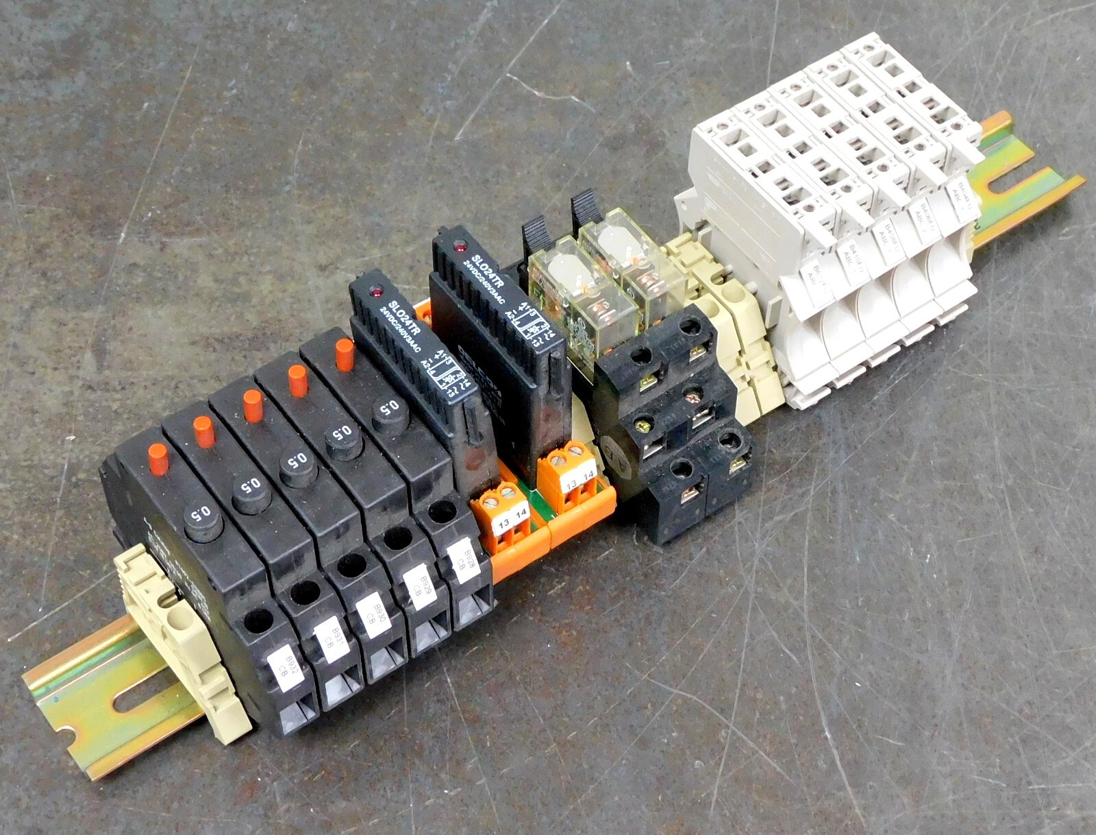 Weidmuller & Allen Bradley LR82859, WSI6/2, EW35, 700-HK36Z24, GH005 DIN Rail
