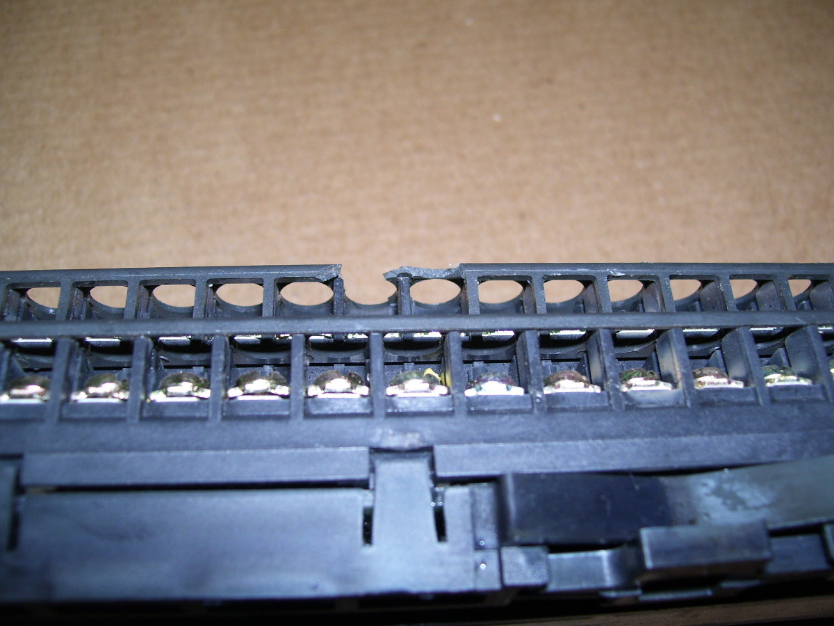 MITSUBISHI MELSEC AJ65SBTB1-32D 32I/O CC-LINK INPUT UNIT 24VDC P1914