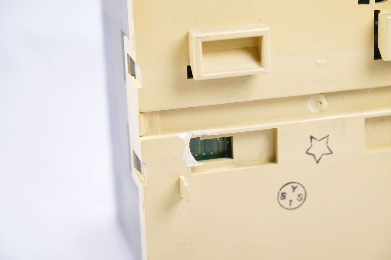 ABB I/O Unit KBA L0055994 07DC91 GJR5251400R3202, Bottom Faulty