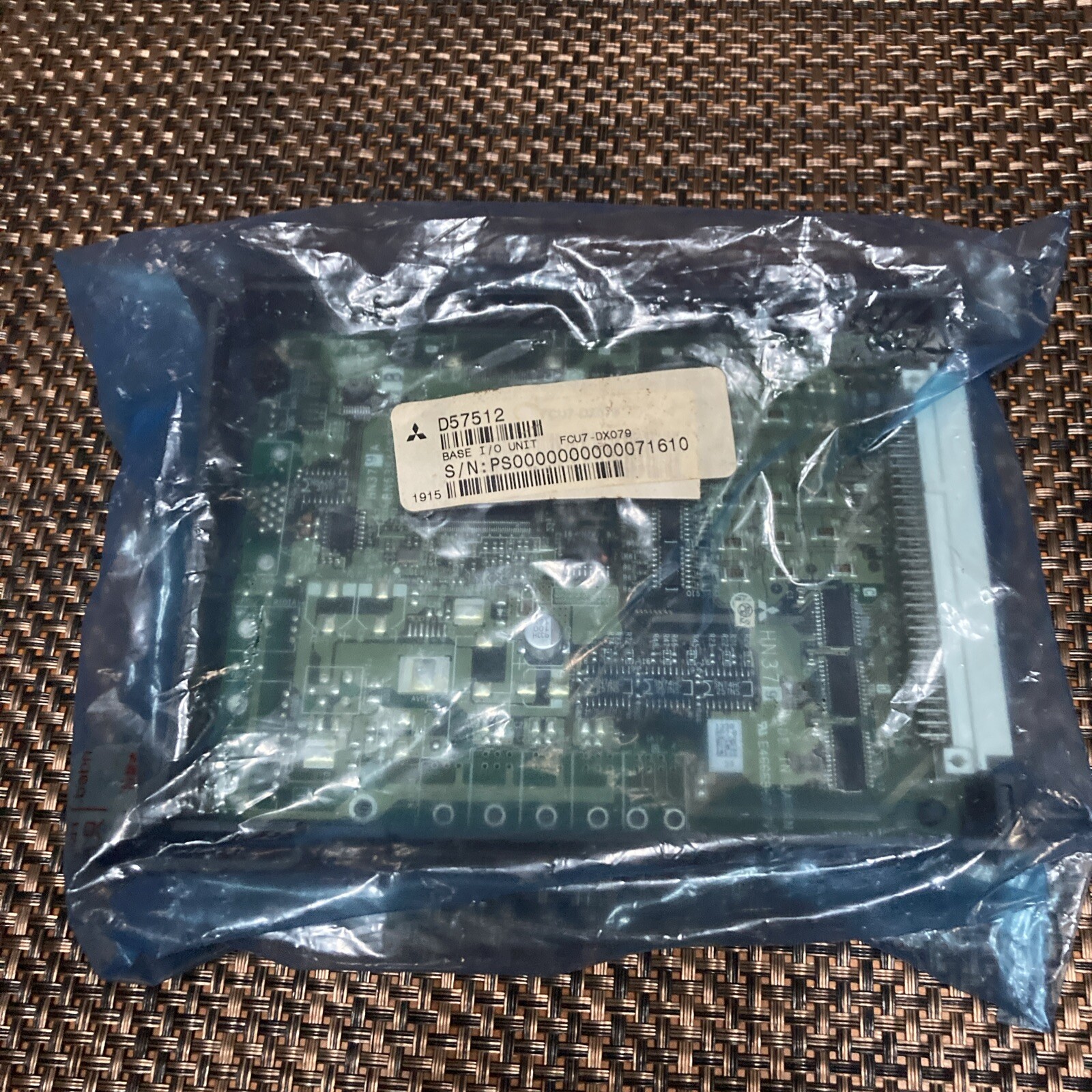 🇺🇸Mitsubishi Electric FCU7-DX079 I/O Modules. Small Plastic Break, Warranty