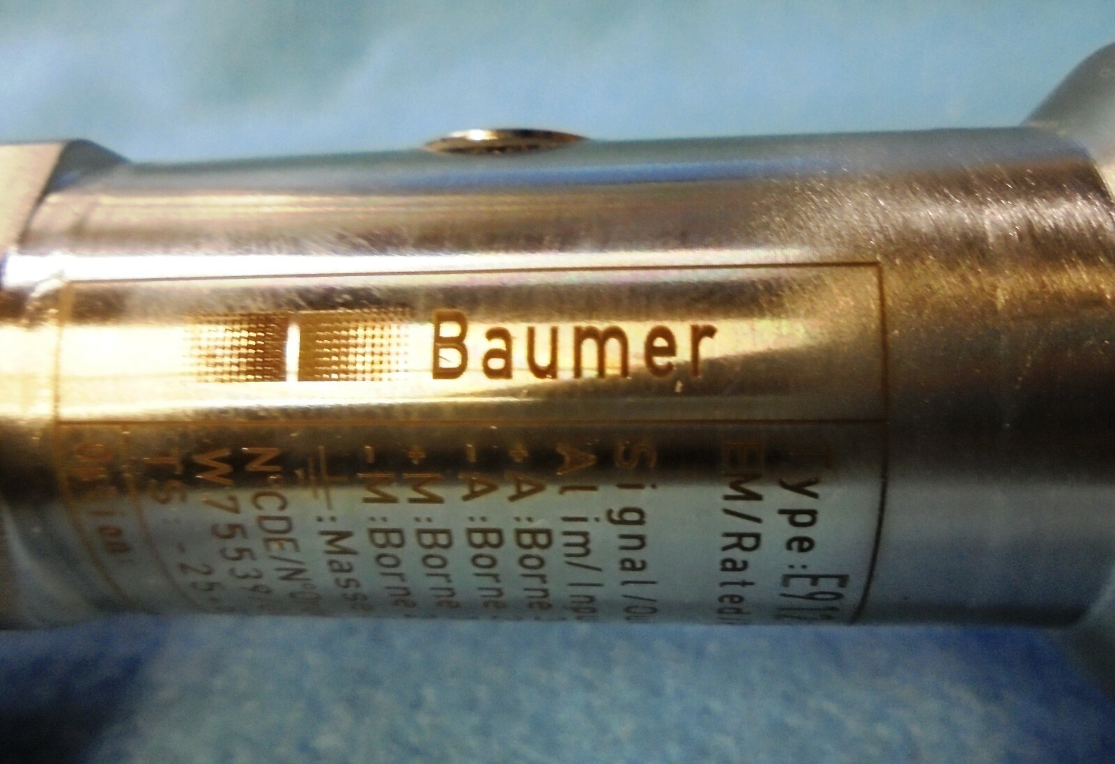 BAUMER HAENNI PRESSURE TRANSMITTER P/N: E91223B38R 0-10VDC