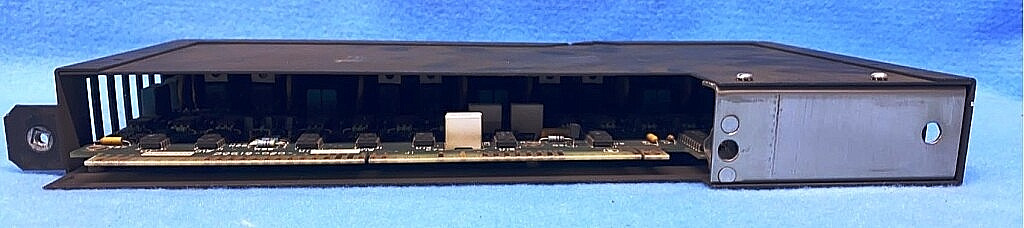 SQUARE D/ SYMAX OUTPUT MODULE M/N: 8030-ROM-221 120 VAC