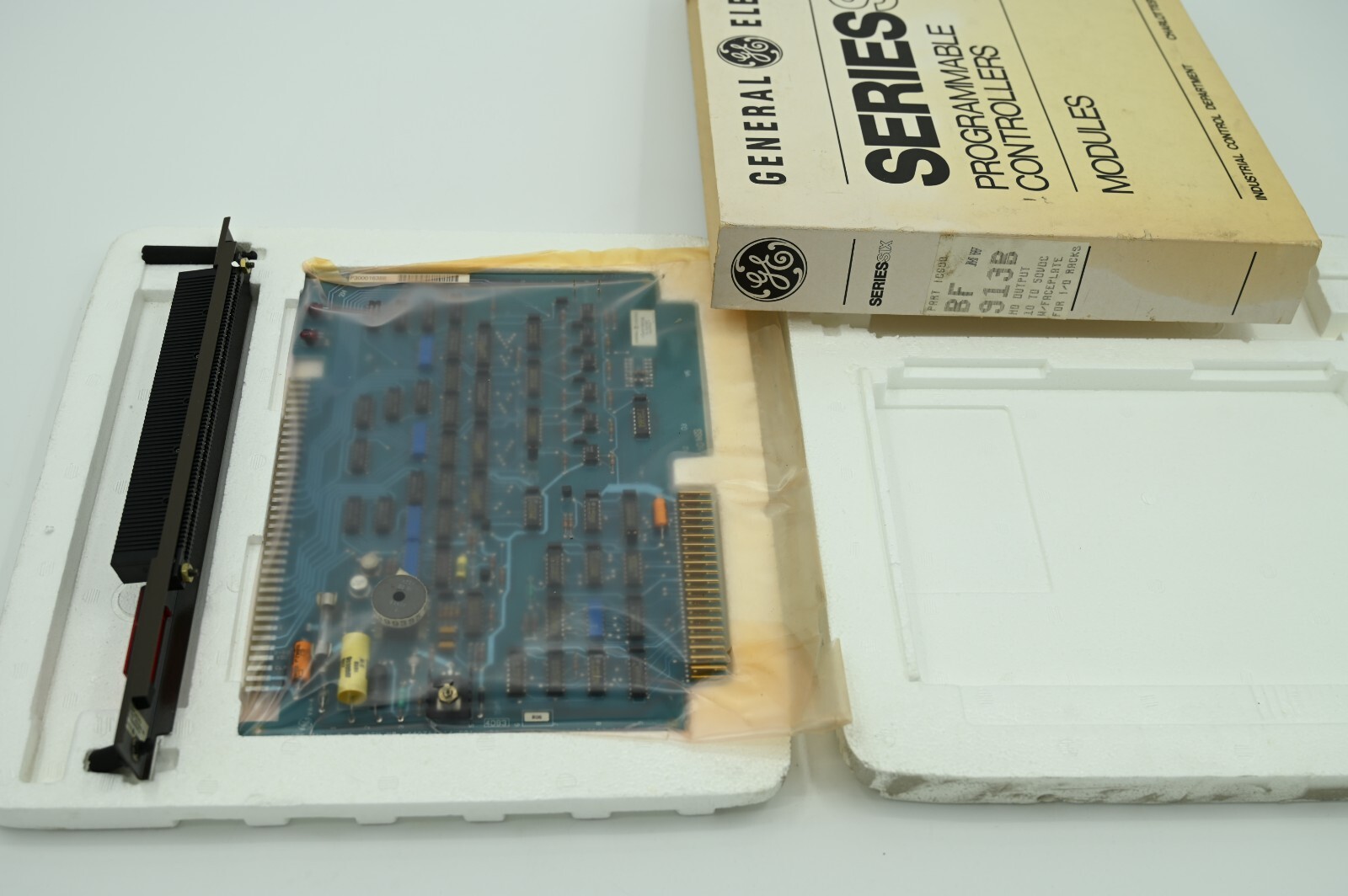 GE Fanuc IC600BF913B Series Six HD Output 10 to 50VDC New in Box