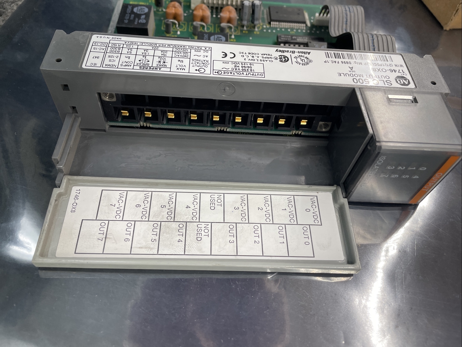 Allen Bradley 1746-OX8 1746-0X8 Ser A SLC 500 Output Module 8 Pt Relay
