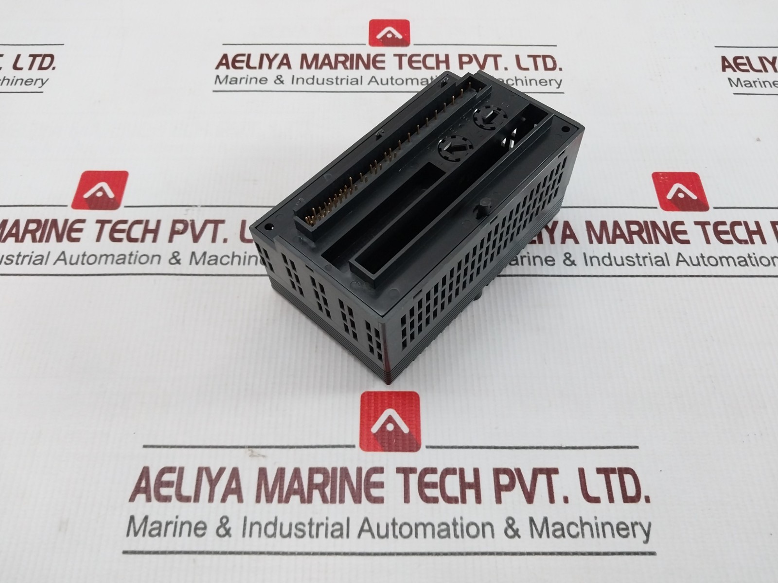 GE FANUC IC200MDL740E Output Module 12/24VDC 0.5A