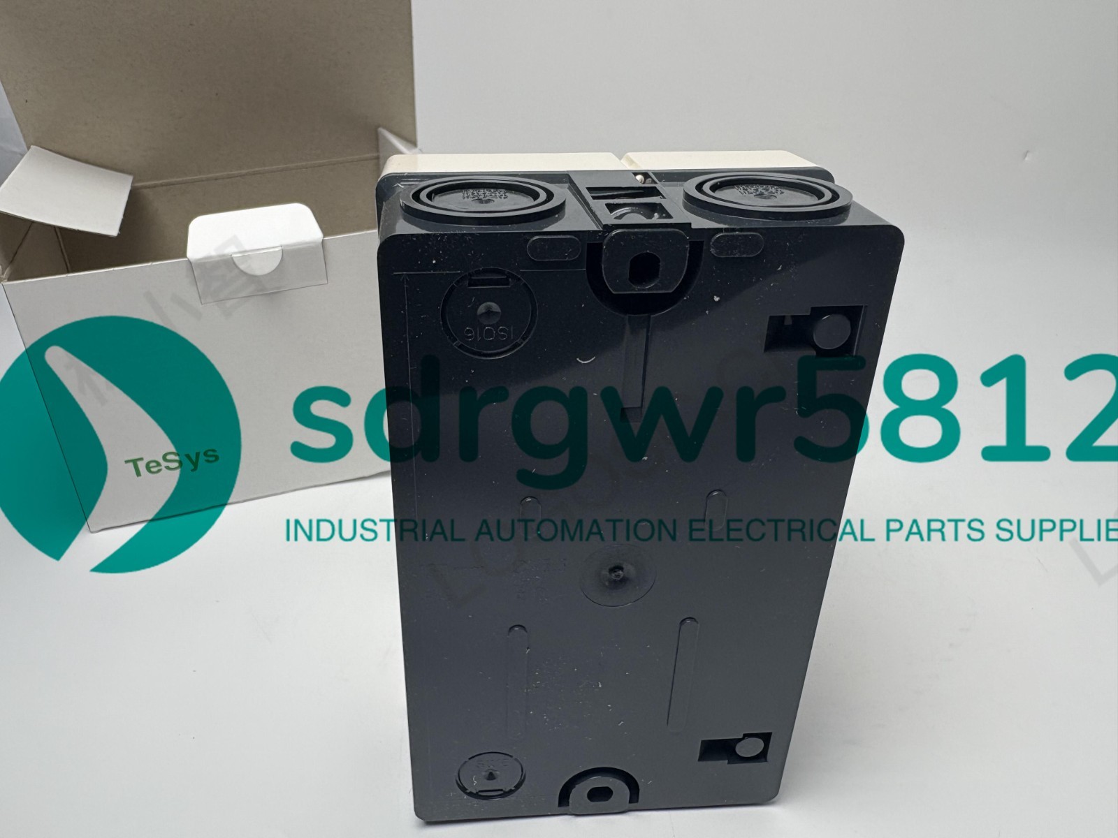 NEW Schneider GV2-MC02 Breaker Enclosure, Control White IP55 GV2MC02