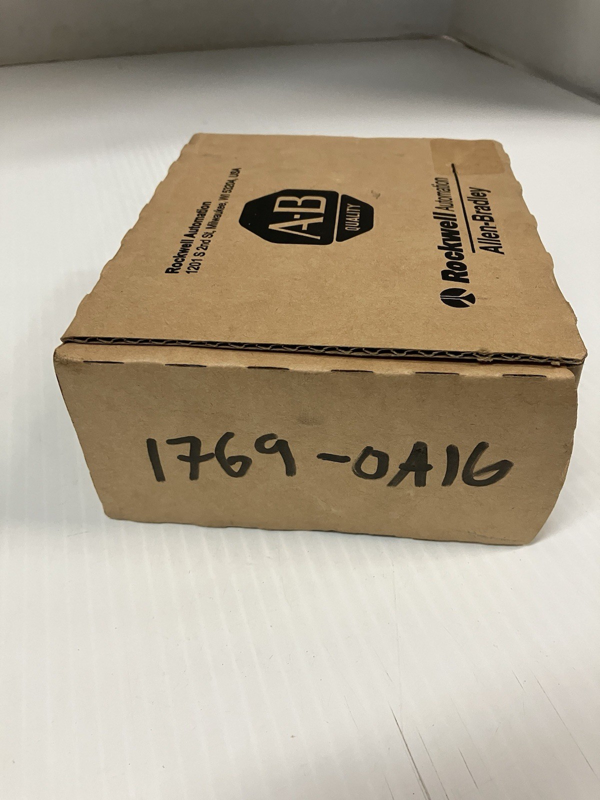 Allen Bradley 1769-OA16 Ser A CompactLogix 16-Point 120/240V AC Output Module